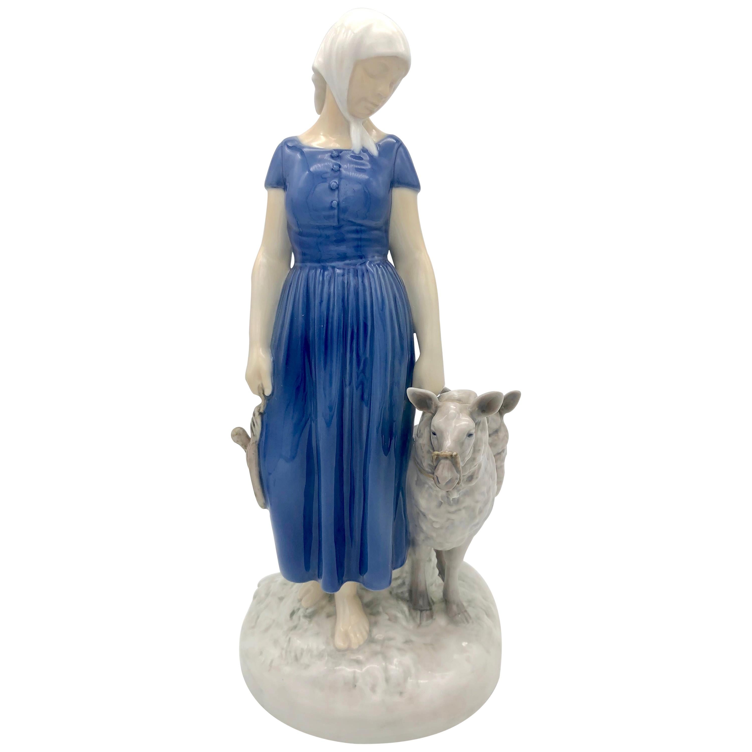 Bing & Grndahl Kopenhagen Axel Locker - Sculpture en porcelaine - Jeune Sheperdess    en vente