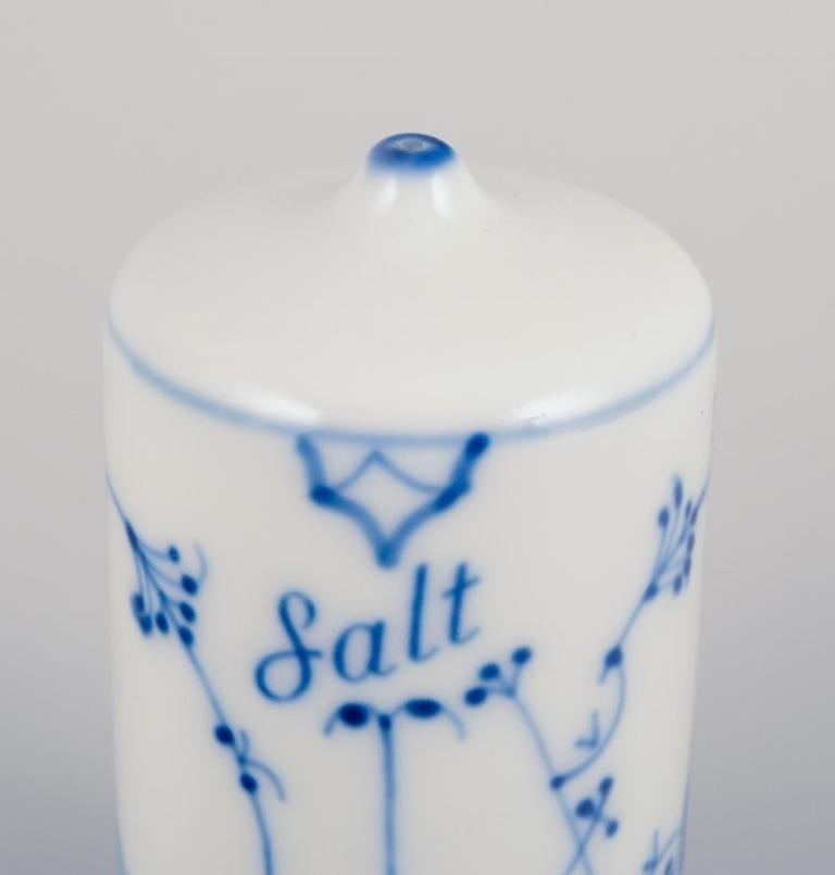 Bing & Grondahl, a Pair of Salt Shakers in Porcelain, Blue Fluted In Excellent Condition For Sale In Copenhagen, DK