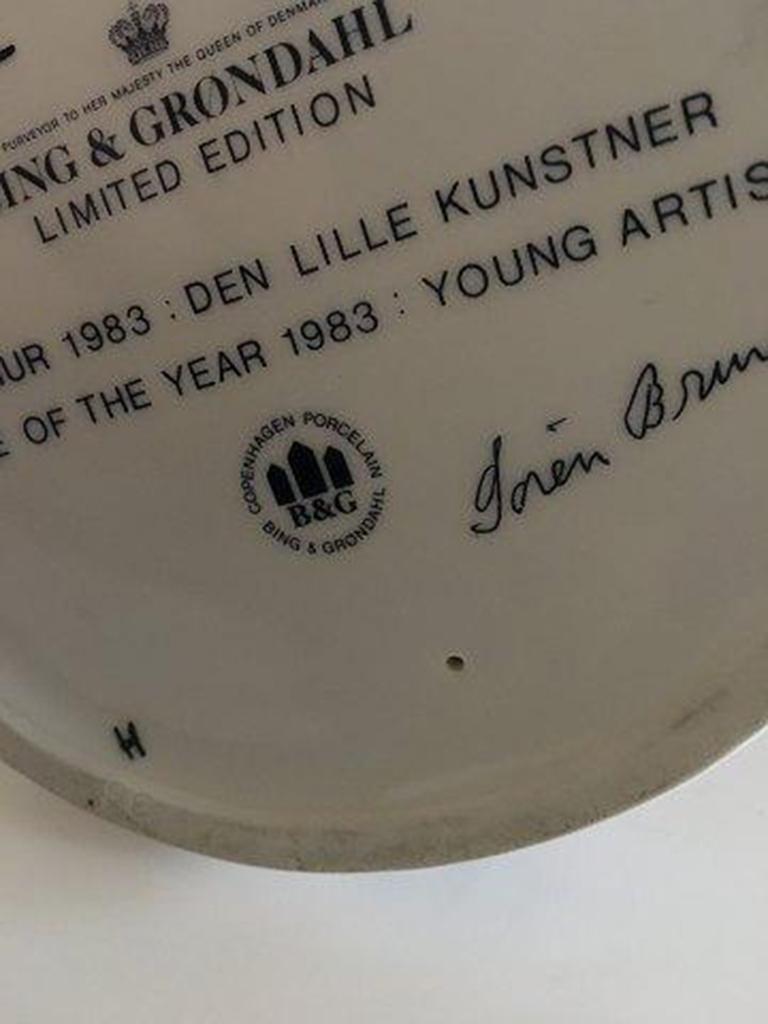 20th Century Bing & Grondahl Annual Figurine of a Young Artist from 1983 For Sale