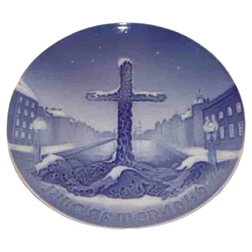 Bing & Grondahl 'BG' Christmas Plate from 1946 For Sale