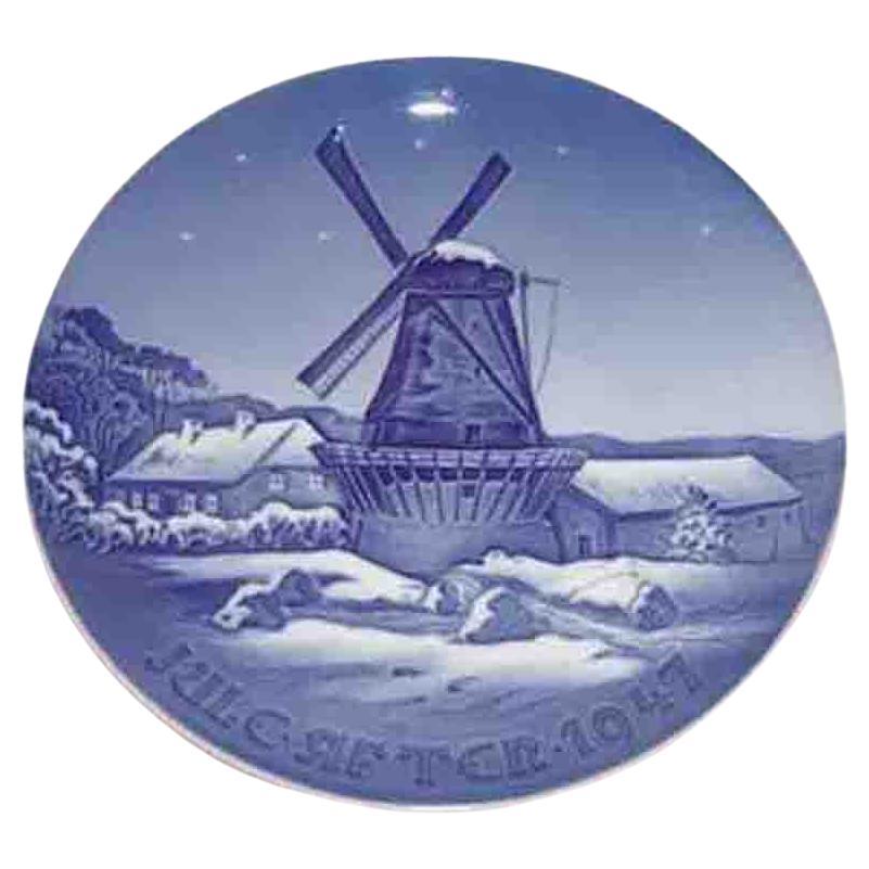 Bing & Grondahl 'BG' Christmas Plate from 1947 For Sale