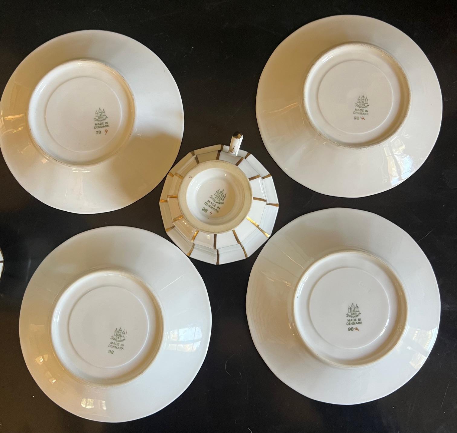 Tasses et soucoupes en porcelaine danoise Bing & Grondahl, lot de 4 en vente 2