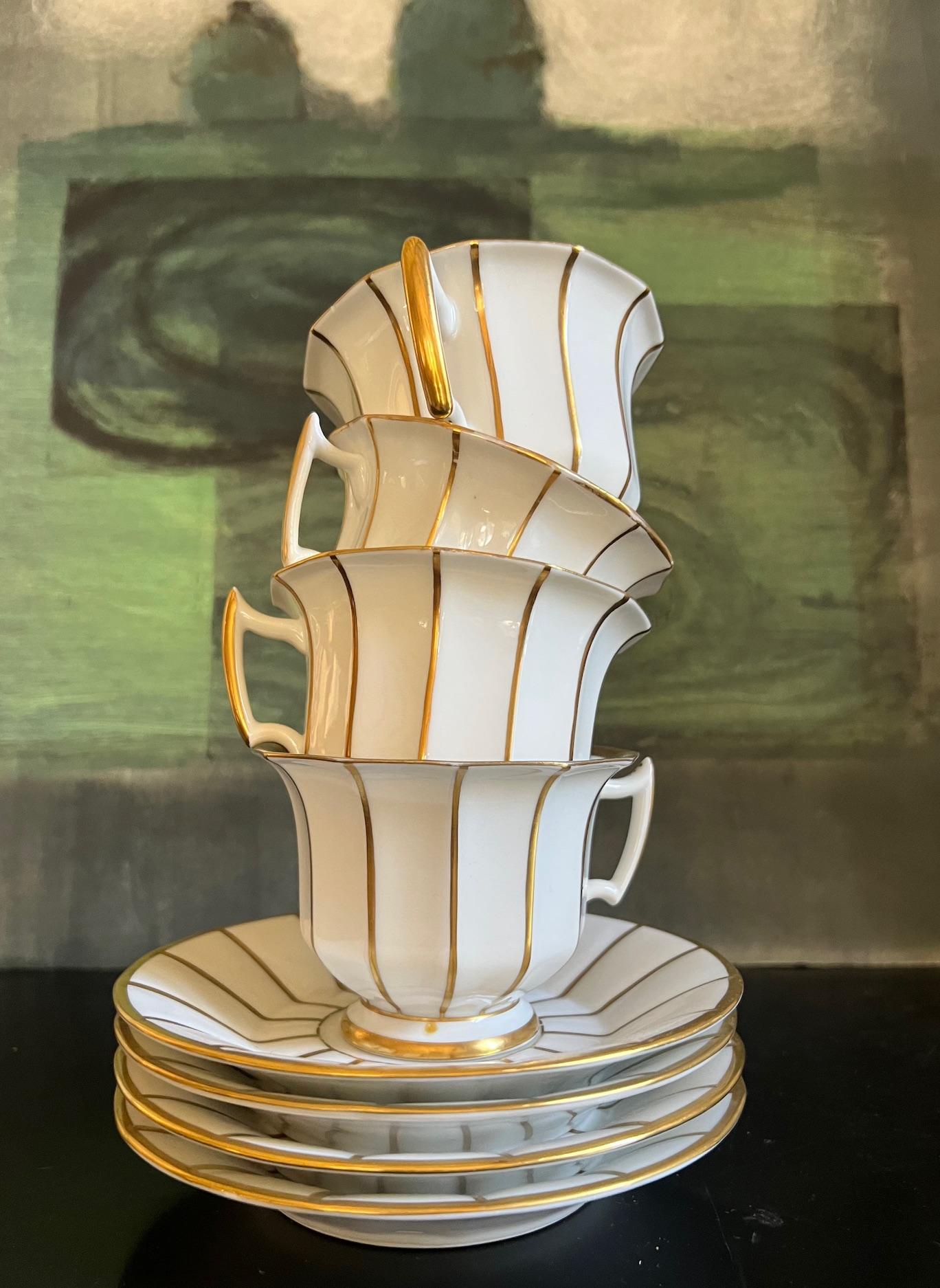 Hollywood Regency Tasses et soucoupes en porcelaine danoise Bing & Grondahl, lot de 4 en vente