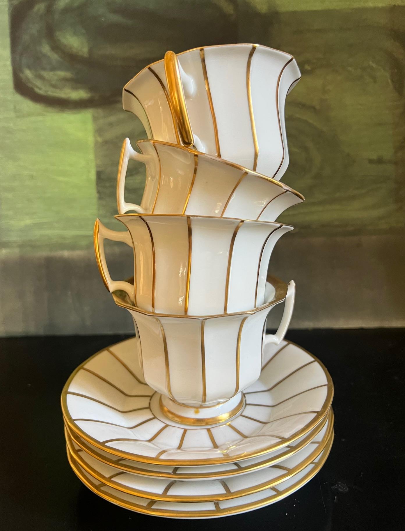 Danois Tasses et soucoupes en porcelaine danoise Bing & Grondahl, lot de 4 en vente