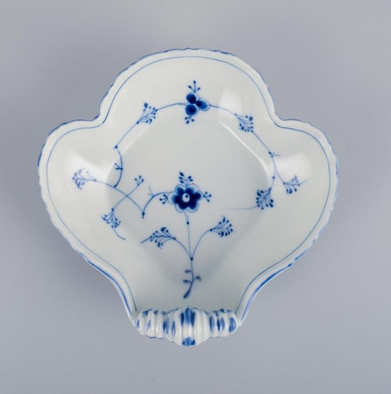 Bing & Grondahl, Dinamarca, Cuenco acanalado azul en forma de mejillón, años 30 Danés en venta