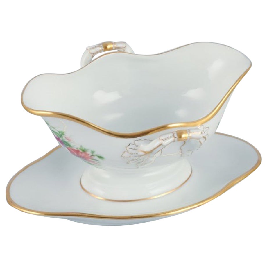 Bing & Grondahl, saucière peinte à la main avec motifs floraux et bord doré