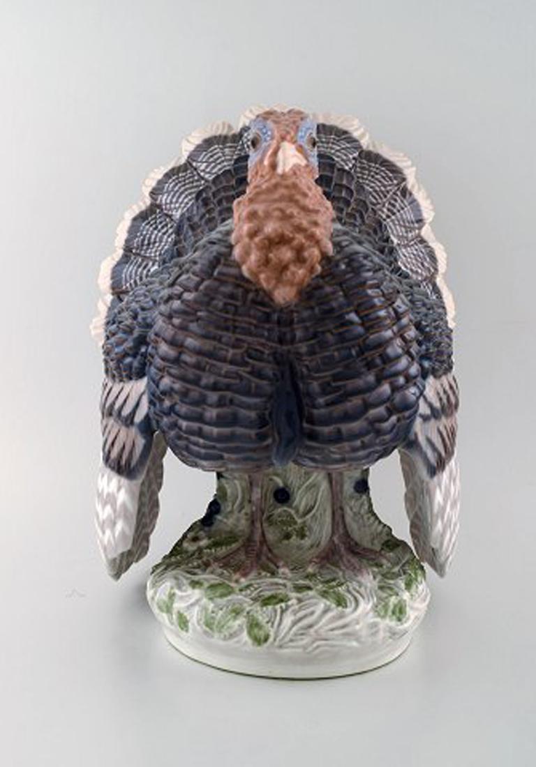 Bing & Grondahl. Porcelain figure in the form of a turkey no. 2425, limited edition, produced in only 750 pieces.
Signed in monogram.
Measures: Height 31 cm., length 28 cm.
1st. factory quality.
In perfect condition.