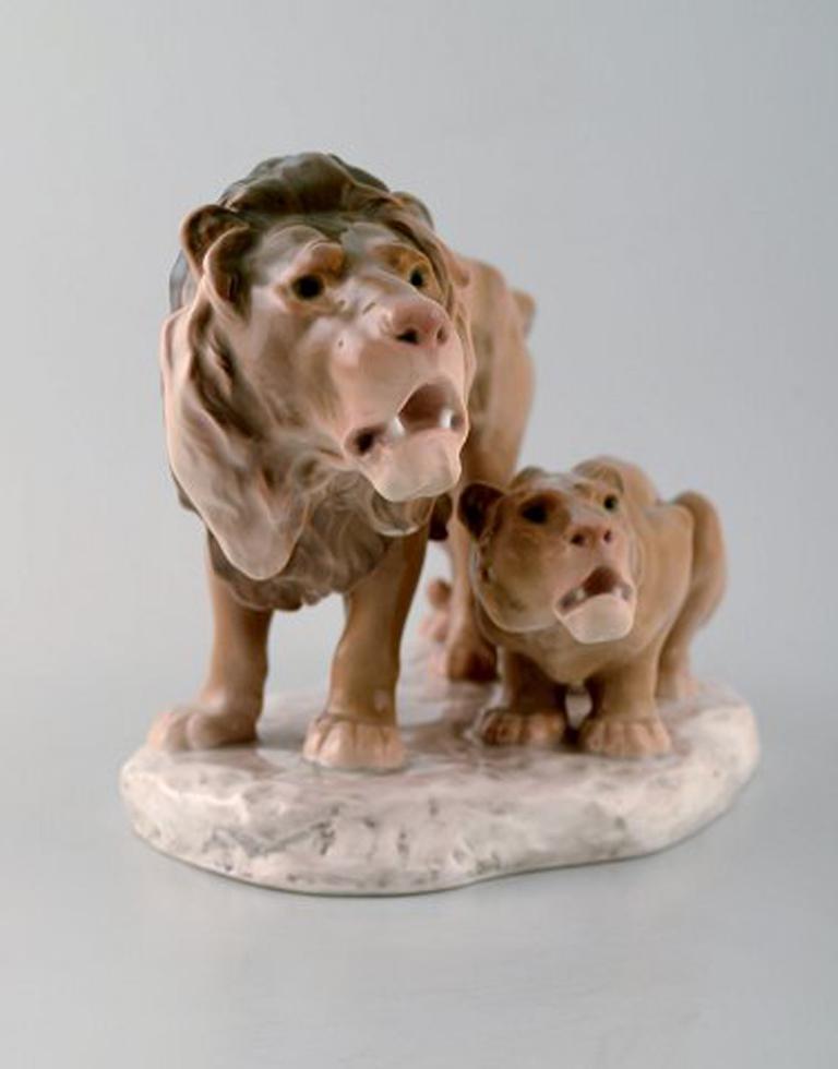 Bing & Grondahl porcelain figure in the form of Lion and Lioness. 
Measures: 30 cm x 17.5 cm
Model number 2279
In perfect condition.
1. factory quality.