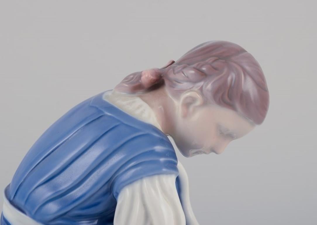 20th Century Bing & Grondahl porcelain figurine. Girl with cat.  Mid 20th c. For Sale
