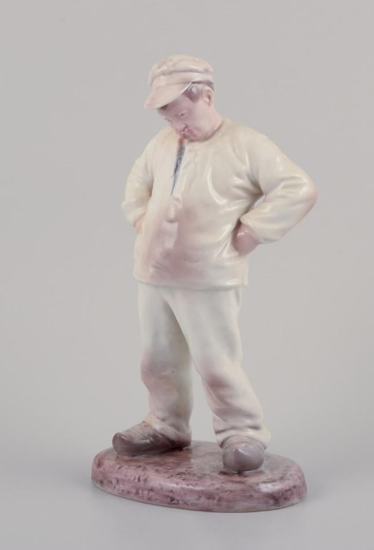 Danish Bing & Grondahl, porcelain figurine of a bricklayer. Model number 1786. For Sale