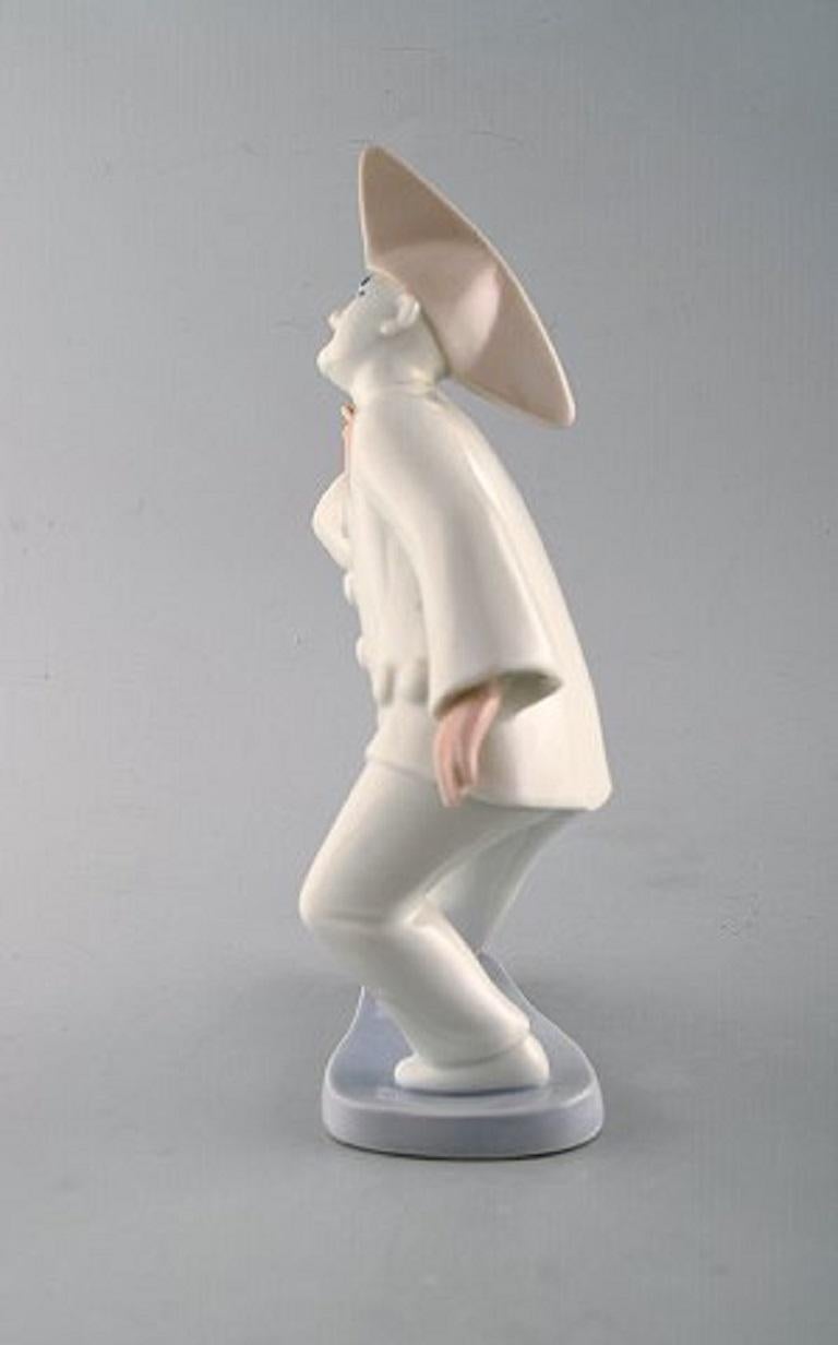 XX secolo Figurina in porcellana di Bing & Grondahl, Pierrot, Model No. 2353 in vendita