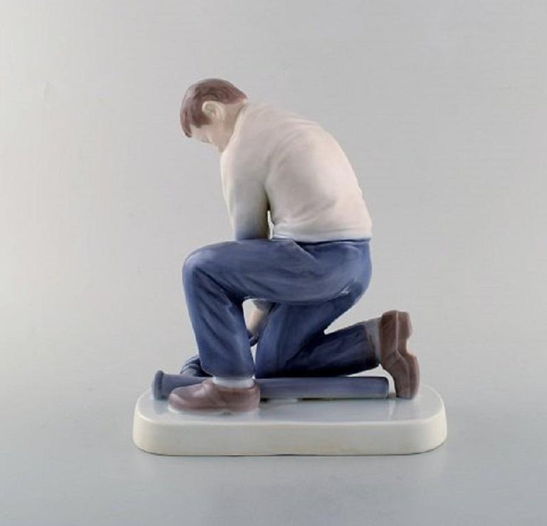 Bing & Grondahl porcelain figurine. Plumber. Model Number: 2432.
Measures: 22 x 19 cm.
In very good condition.
Stamped.
1st factory quality.