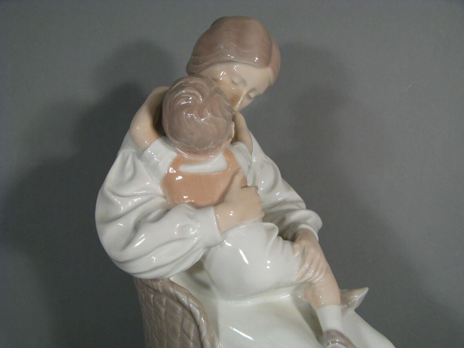 Empire Bing & Grondahl Porcelain Group Figurine: Maternity Mother and Child - 1Y156