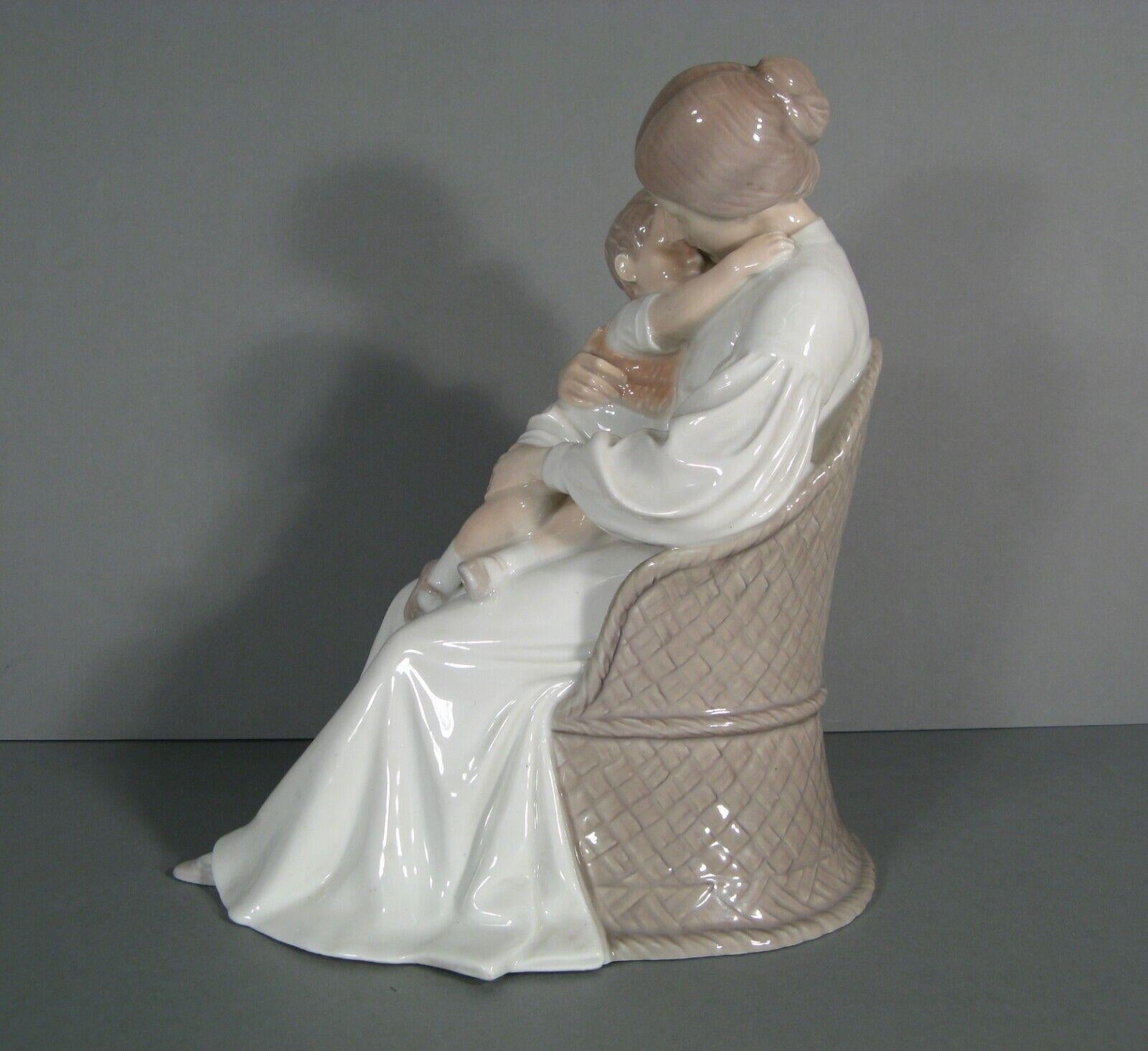 Bing & Grondahl Porcelain Group Figurine: Maternity Mother and Child - 1Y156 1