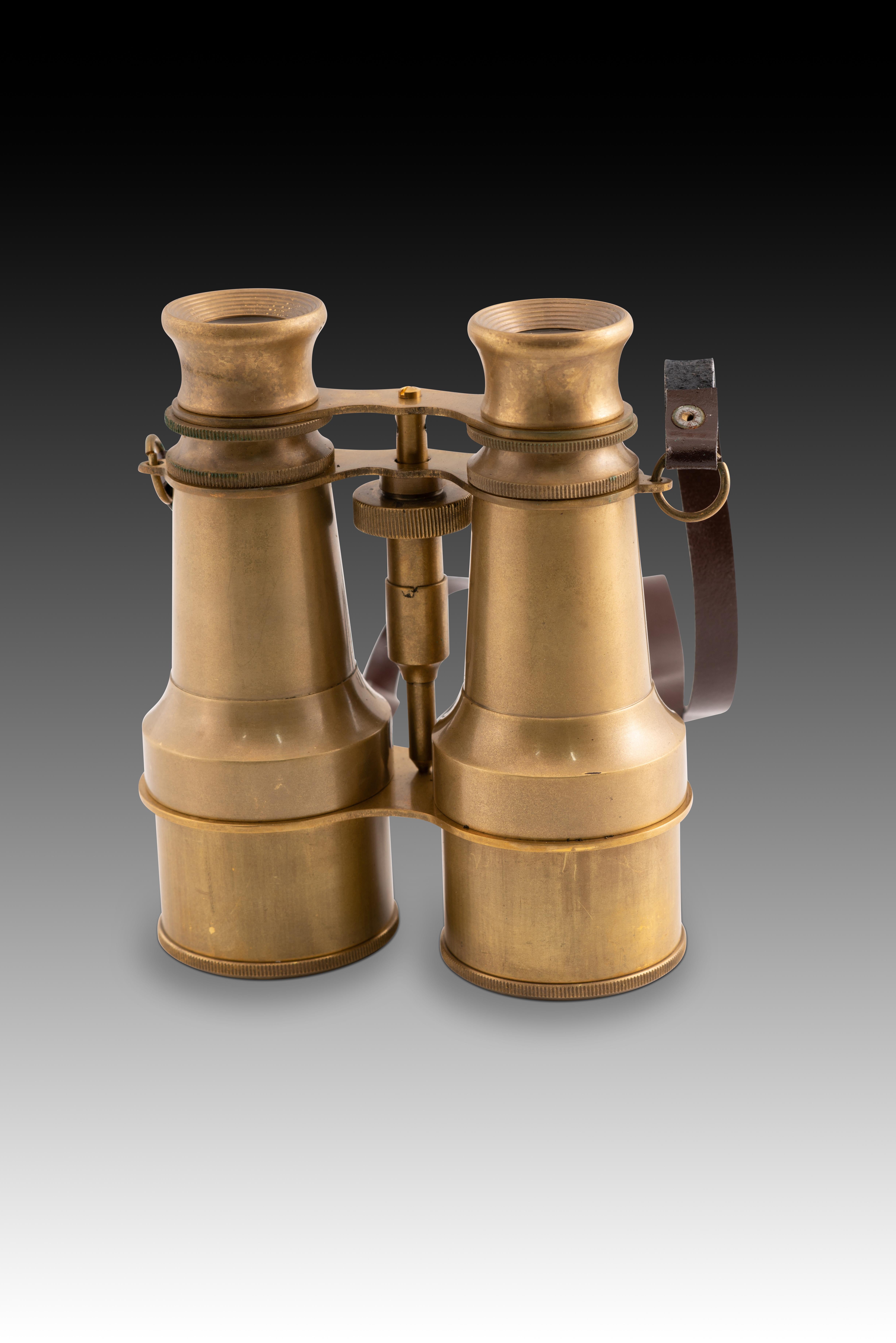 Autre Binoculars with an antique finish. Gold-plated metal, other.  20th century. en vente