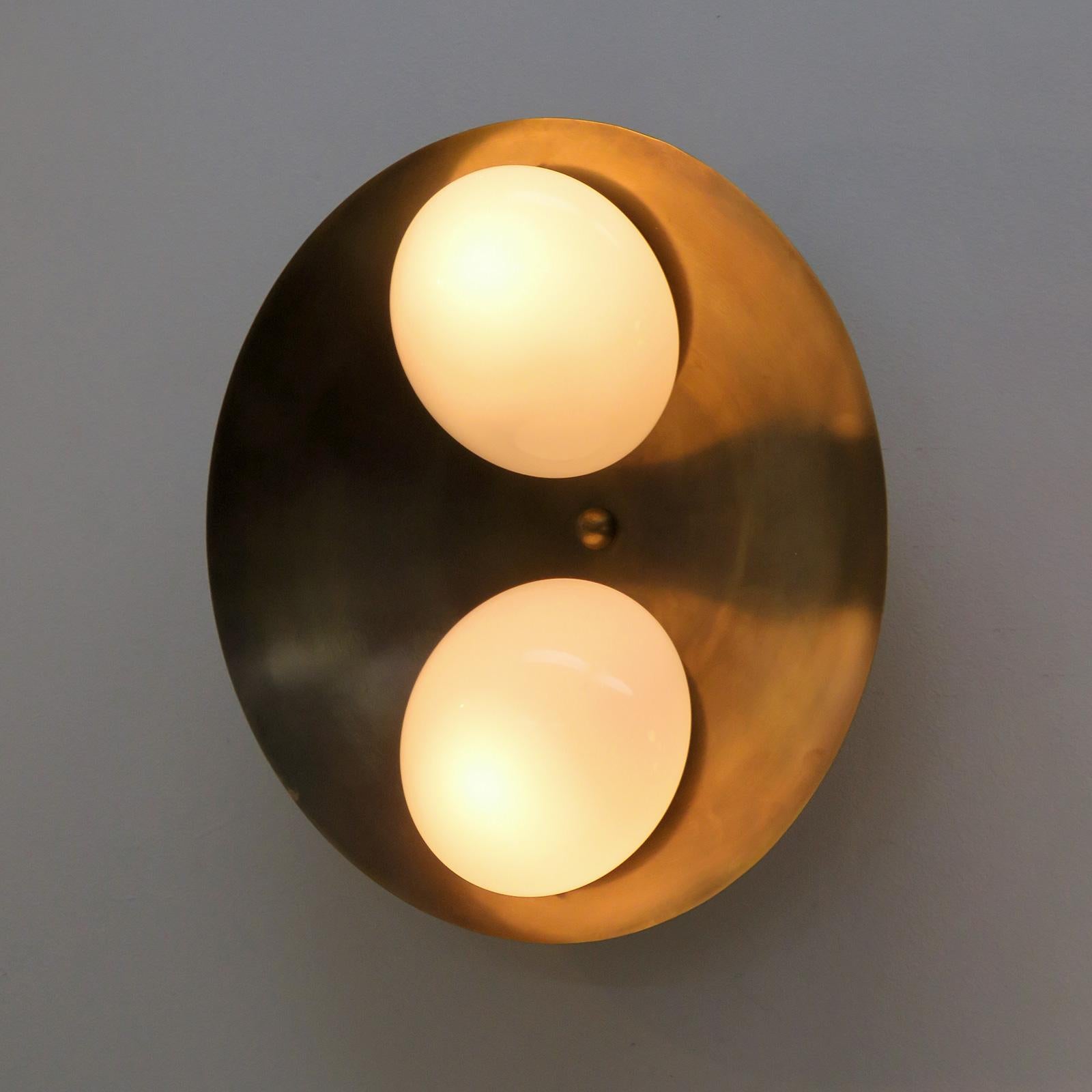 Laiton Applique Binova par Gallery L7 en vente