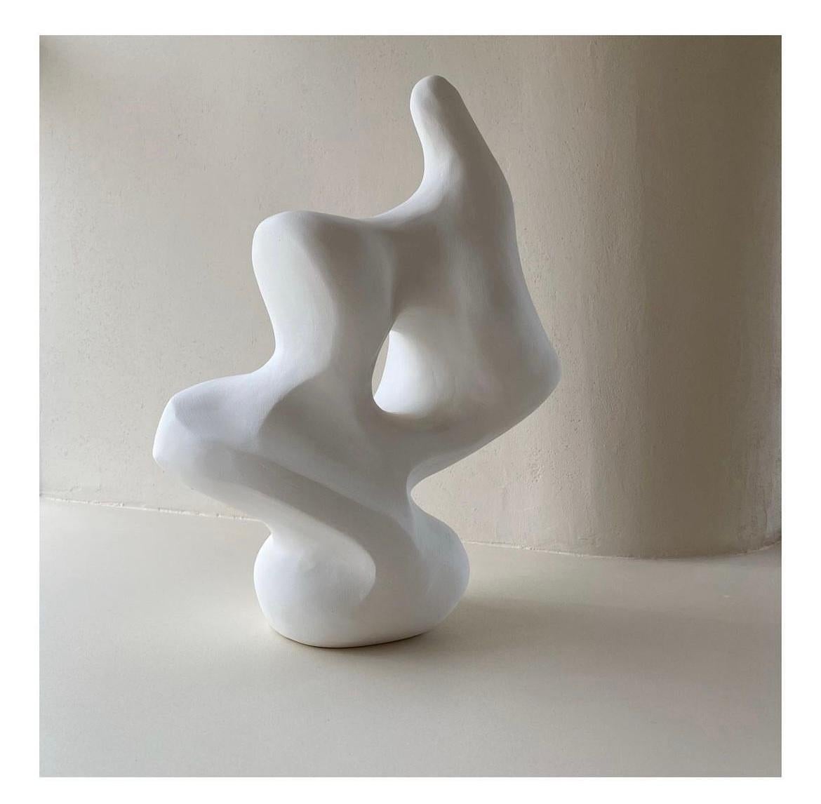 Biomorphic Abstract Tabletop Sculpture White by Hanna Englund Ceramics
Dimensions: ⌀ 35 x H 45cm
Materials: Plaster, casted and hand carved. Matte white painted, slightly textured.
Entitled 'Skulptur No.1', this plaster sculpture by Hanna Englund,