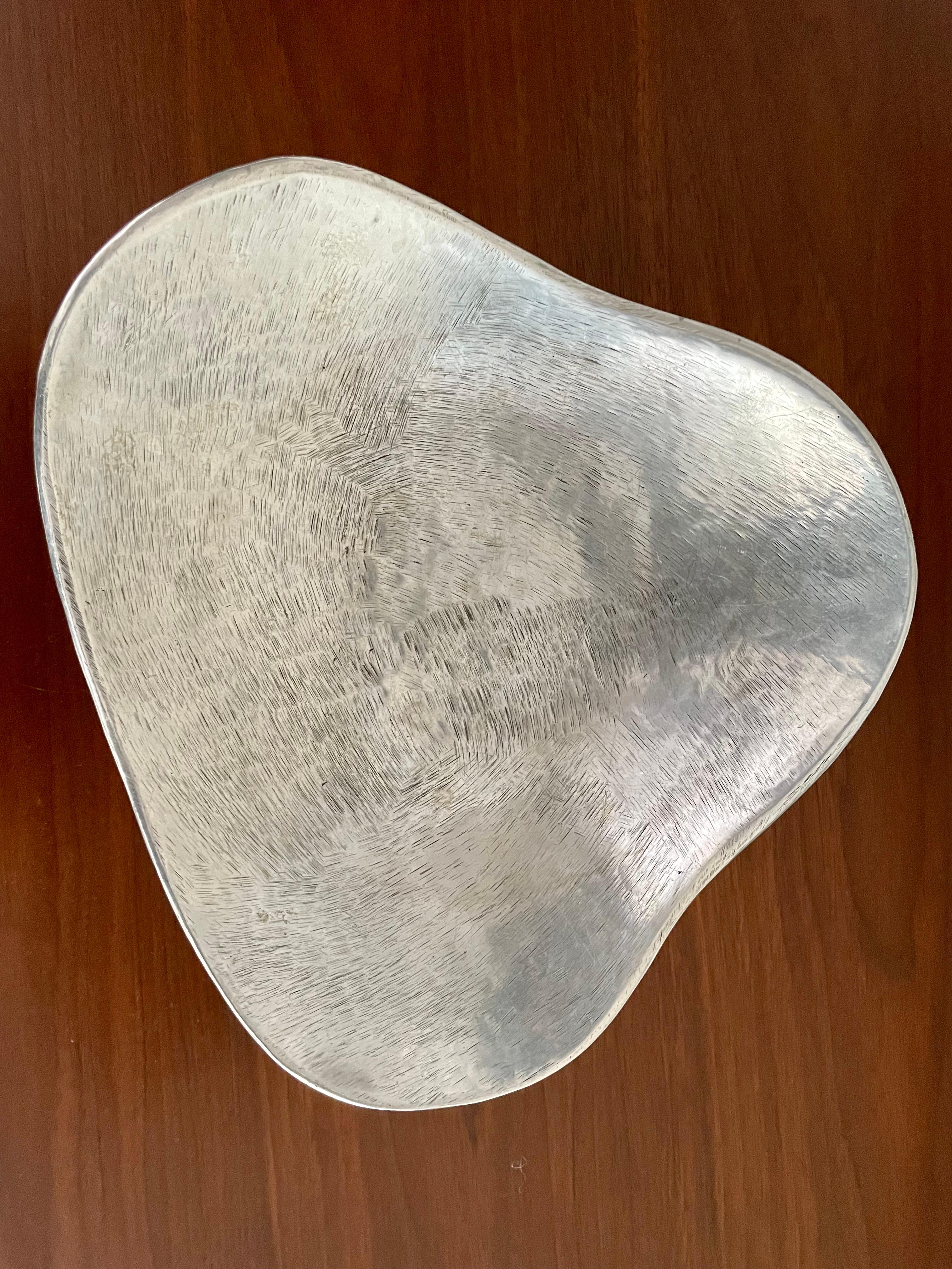 American Biomorphic Bowl by Bruce C. Fox, 1960s For Sale