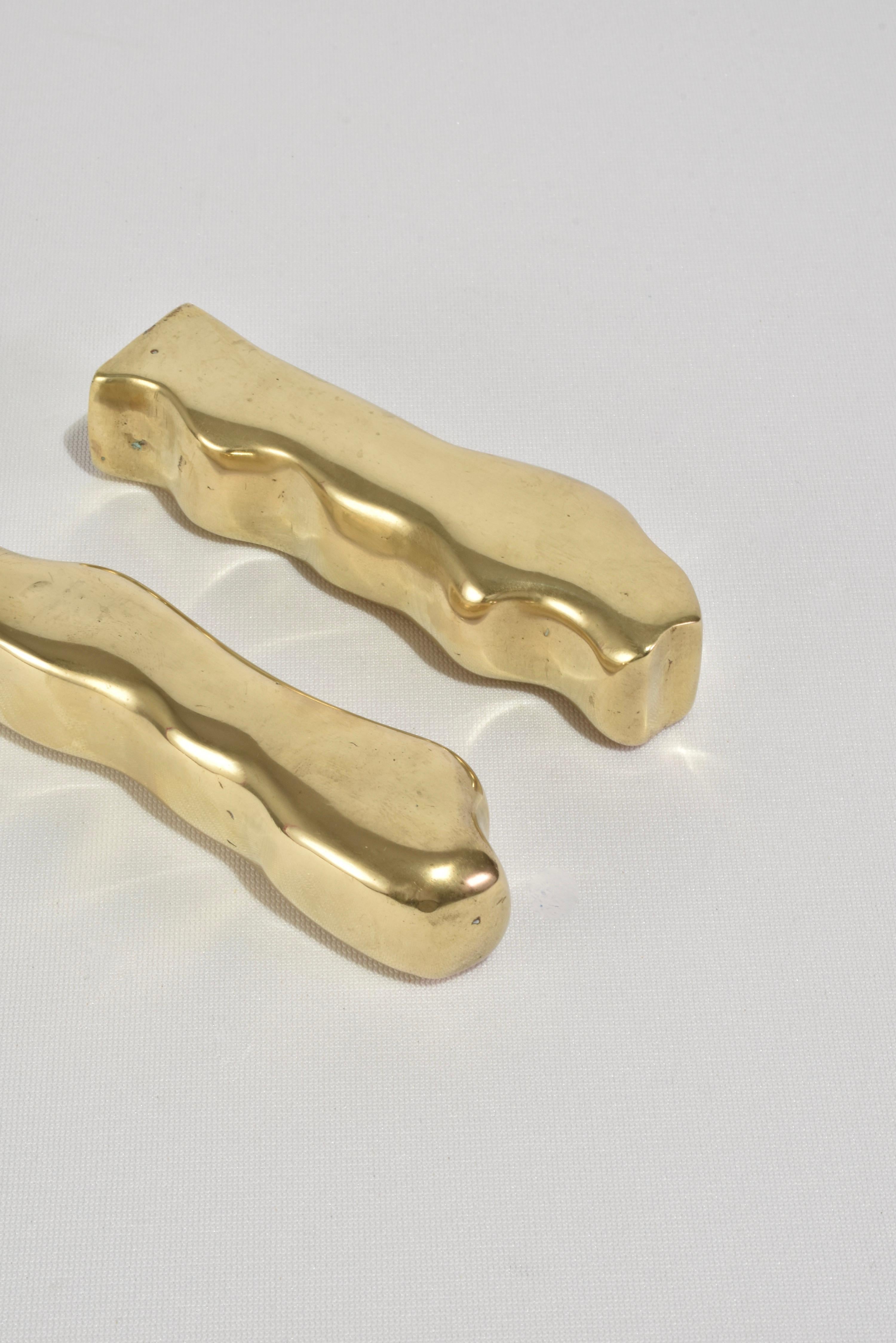 XX secolo Set di sculture biomorfiche in ottone in vendita