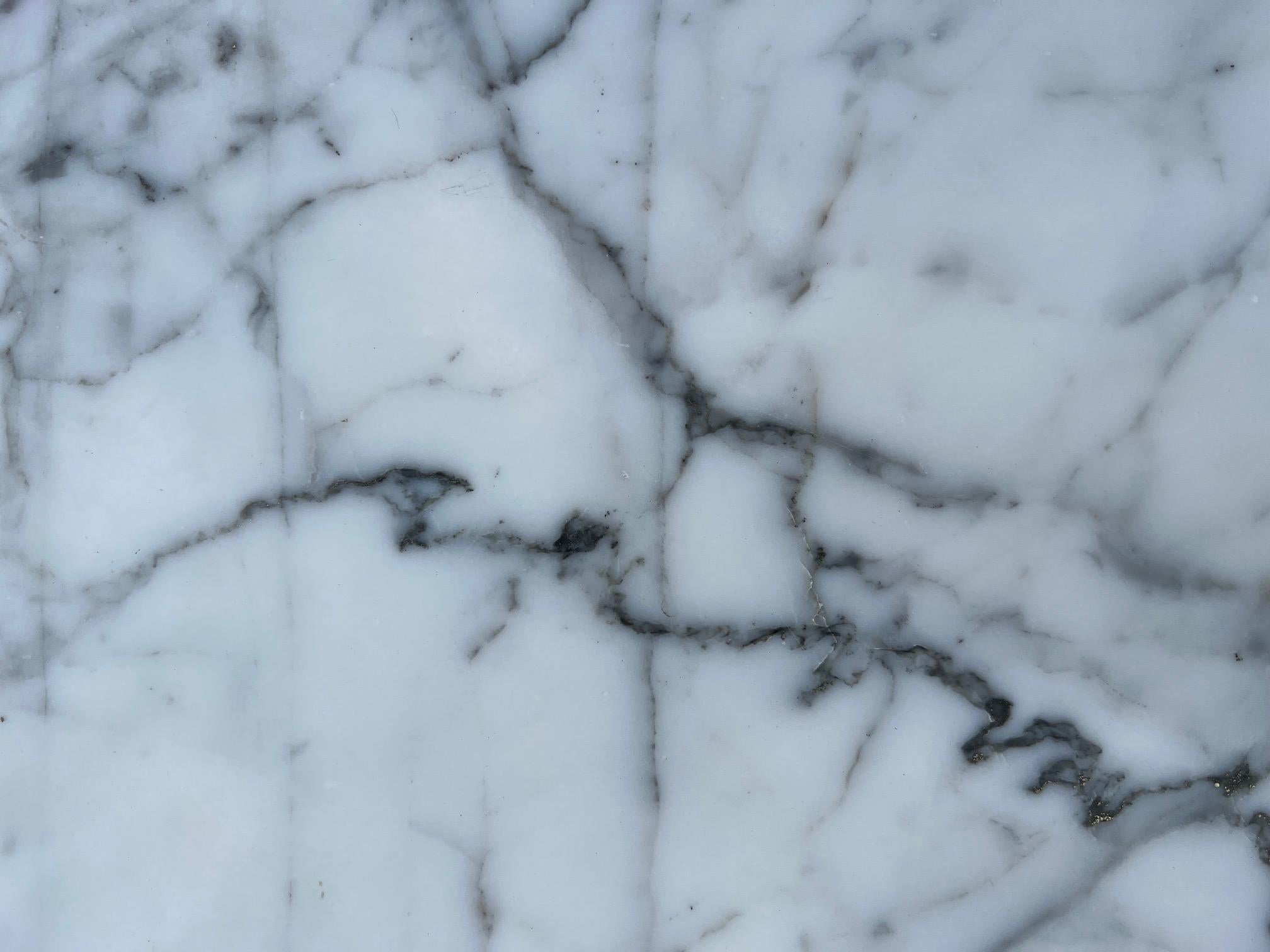 Table basse biomorphique avec plateau en marbre italien  en vente 8