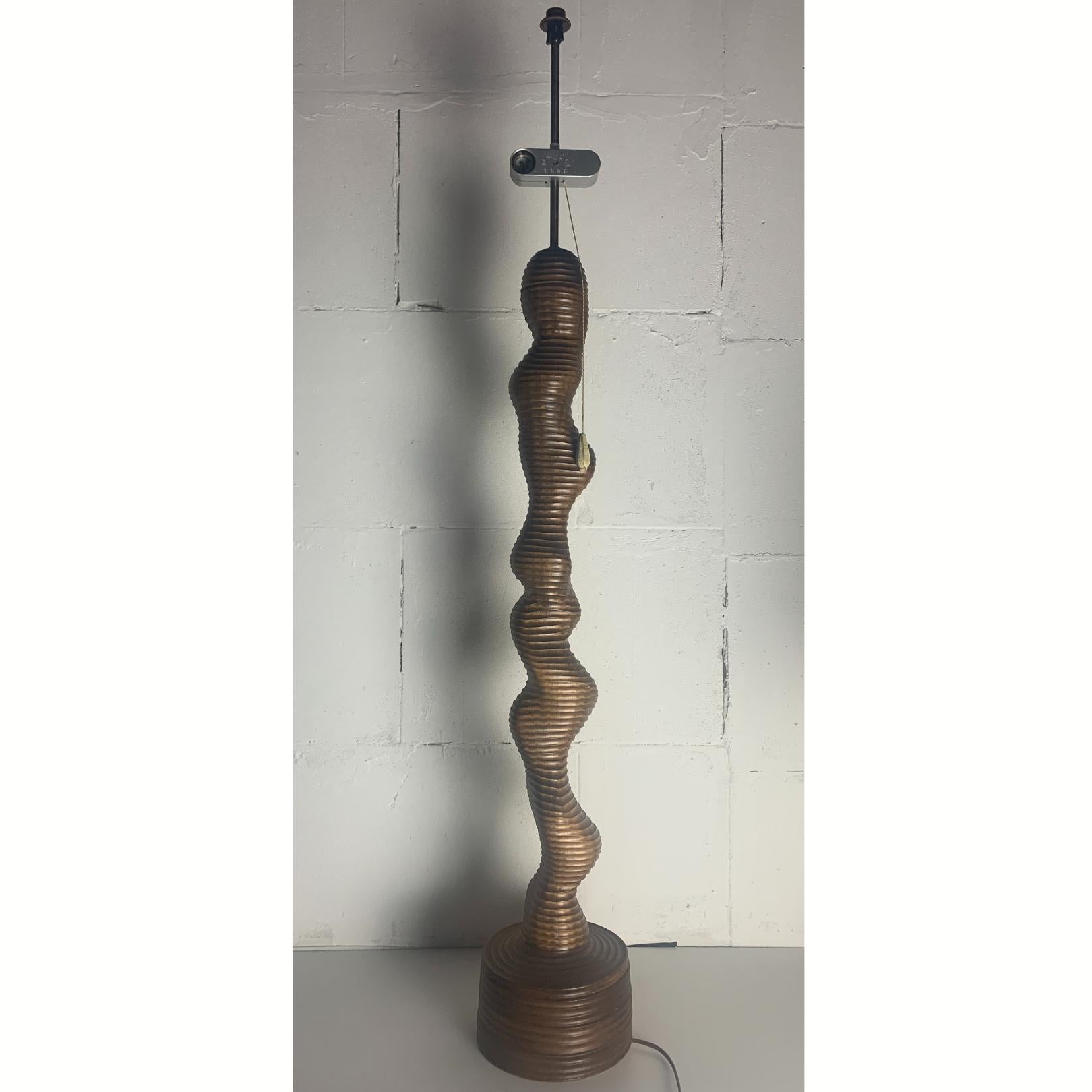 Lámpara de pie Biomorphic curvy wavy de Temde, Suiza Años 60 Roble en venta