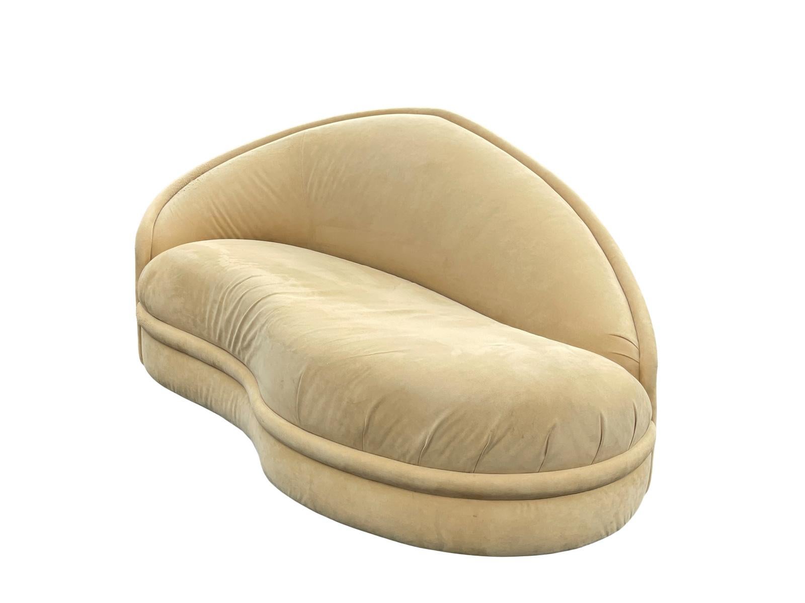 Stunning 6ft curvy chaise lounge with arched back in beige ultra suede in ready to use condition 