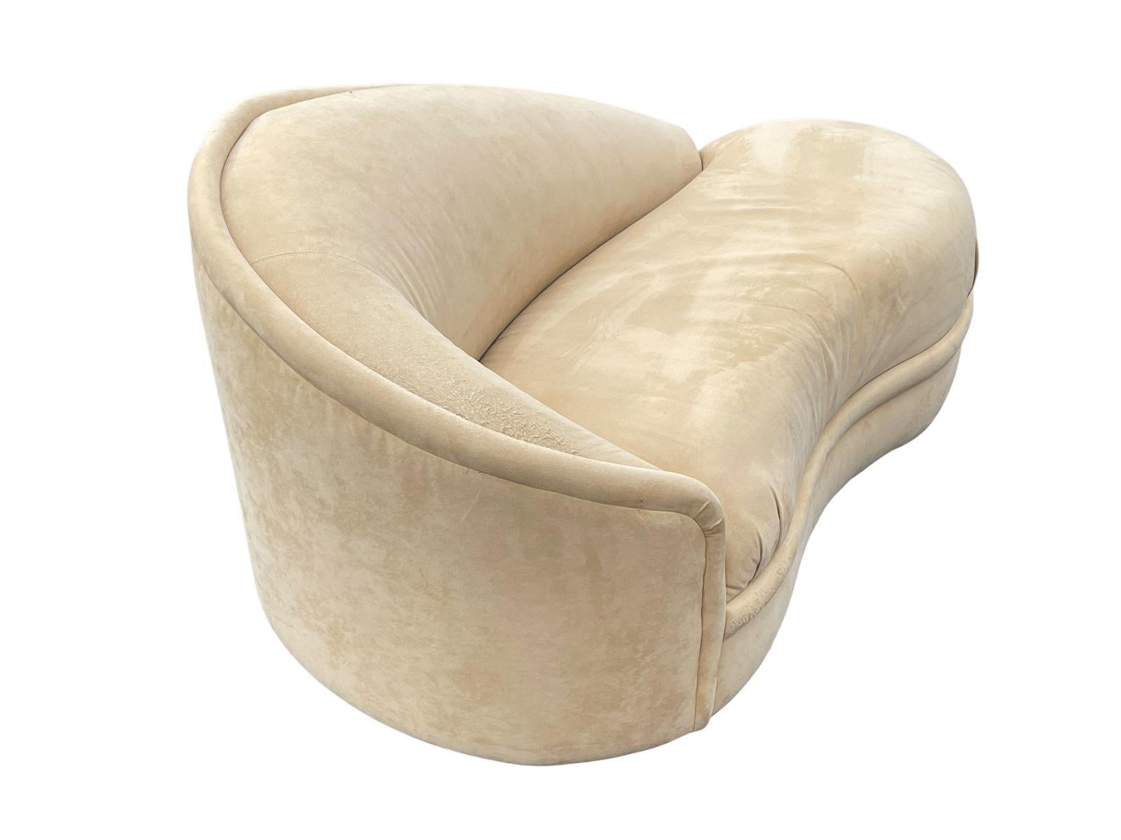 Biomorphes knöchelförmiges Mid-Century Modern Chaise Lounge Sofa im Zustand „Gut“ im Angebot in Bensalem, PA