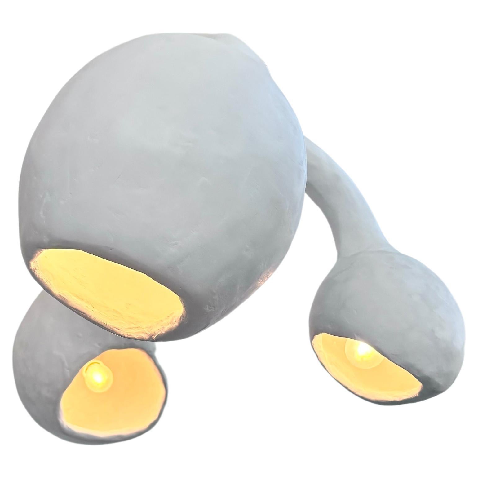 Americano Biomorphic Line di Studio Chora, apparecchio di illuminazione 'Salpinx', A. Stone bianco in vendita