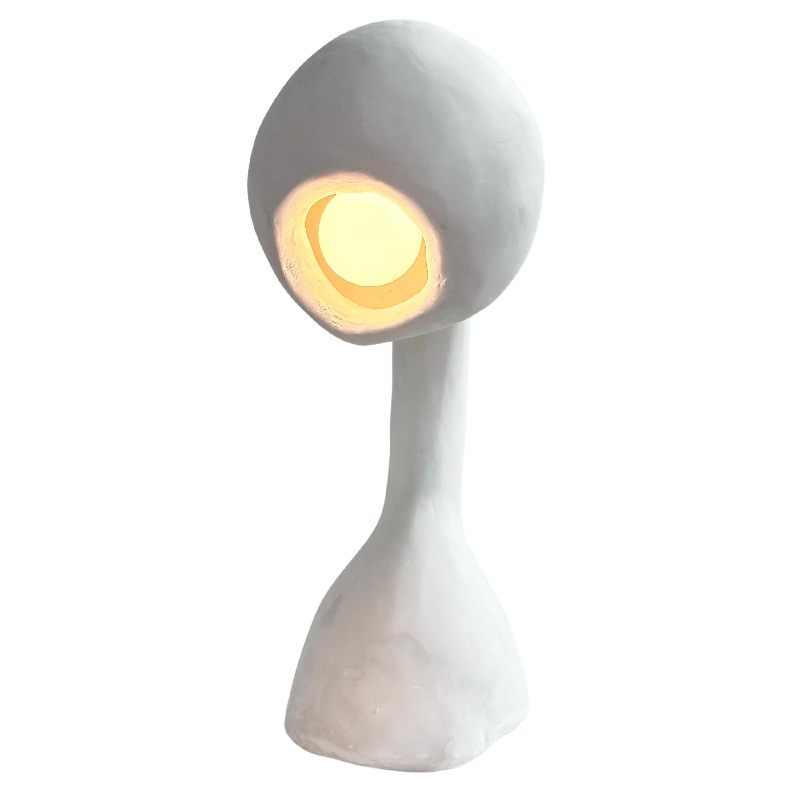 Biomorphic Line von Studio Chora, Quasten-Tischlampe, weißer Limonen Gips, auf Lager im Angebot