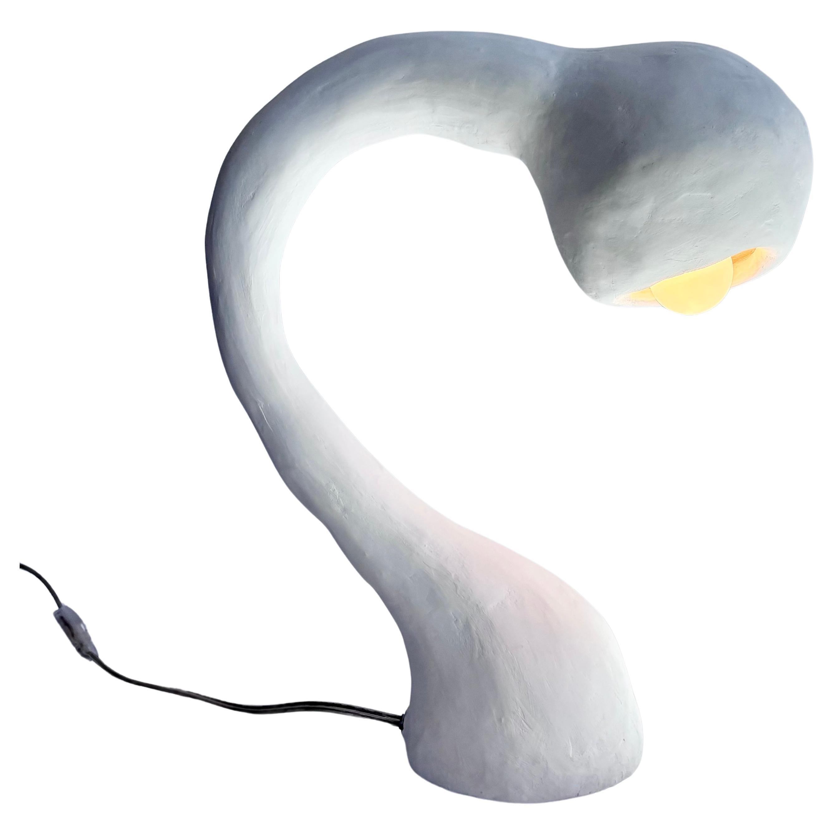 Biomorphic Line von Studio Chora, Quasten-Tischlampe, weißer Limonen Gips, auf Lager im Angebot