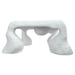 Table basse blanche Biomorphic Line de Studio Chora, plâtre citron, en stock