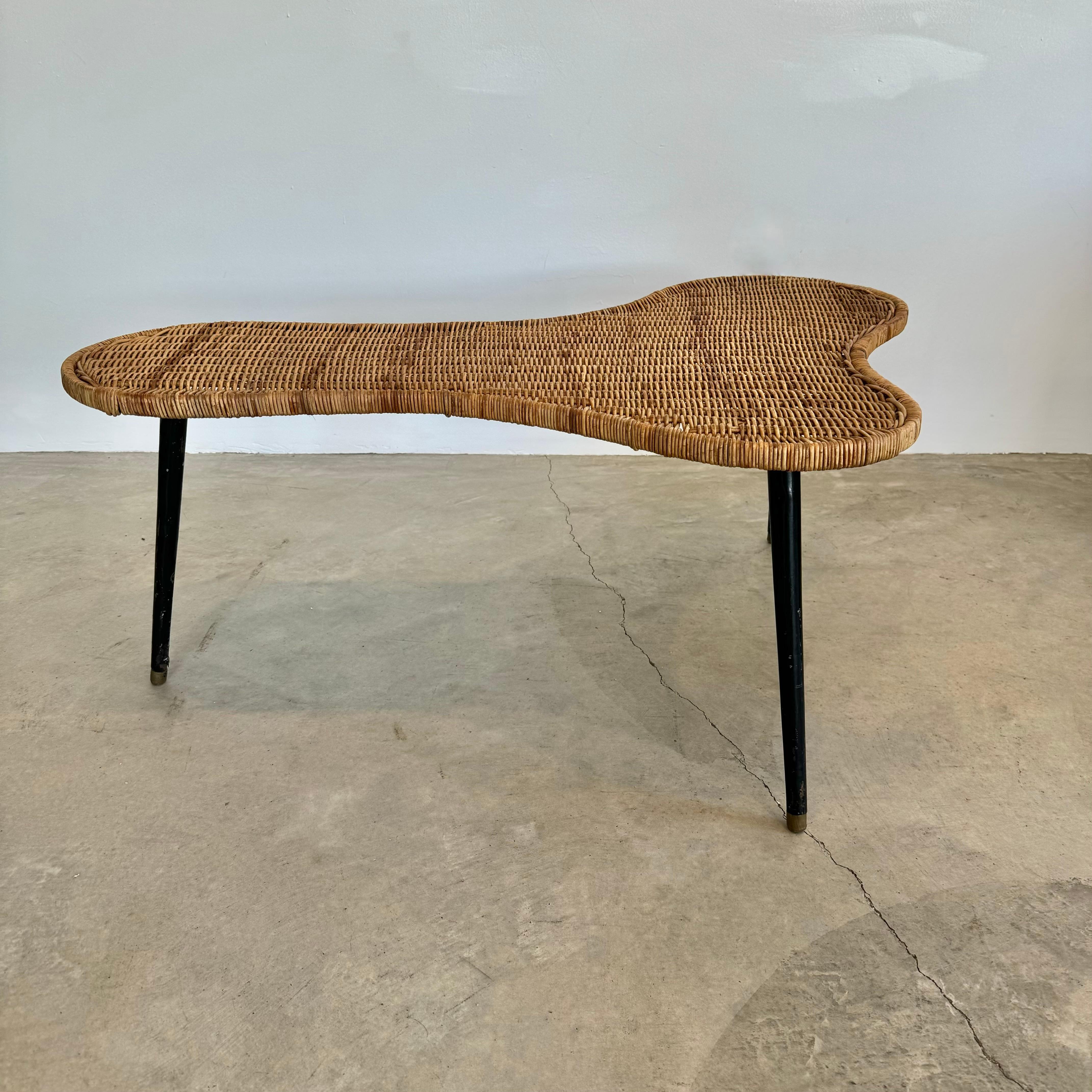 Biomorphic Wicker and Iron Coffee Table, 1950s France For Sale 5
