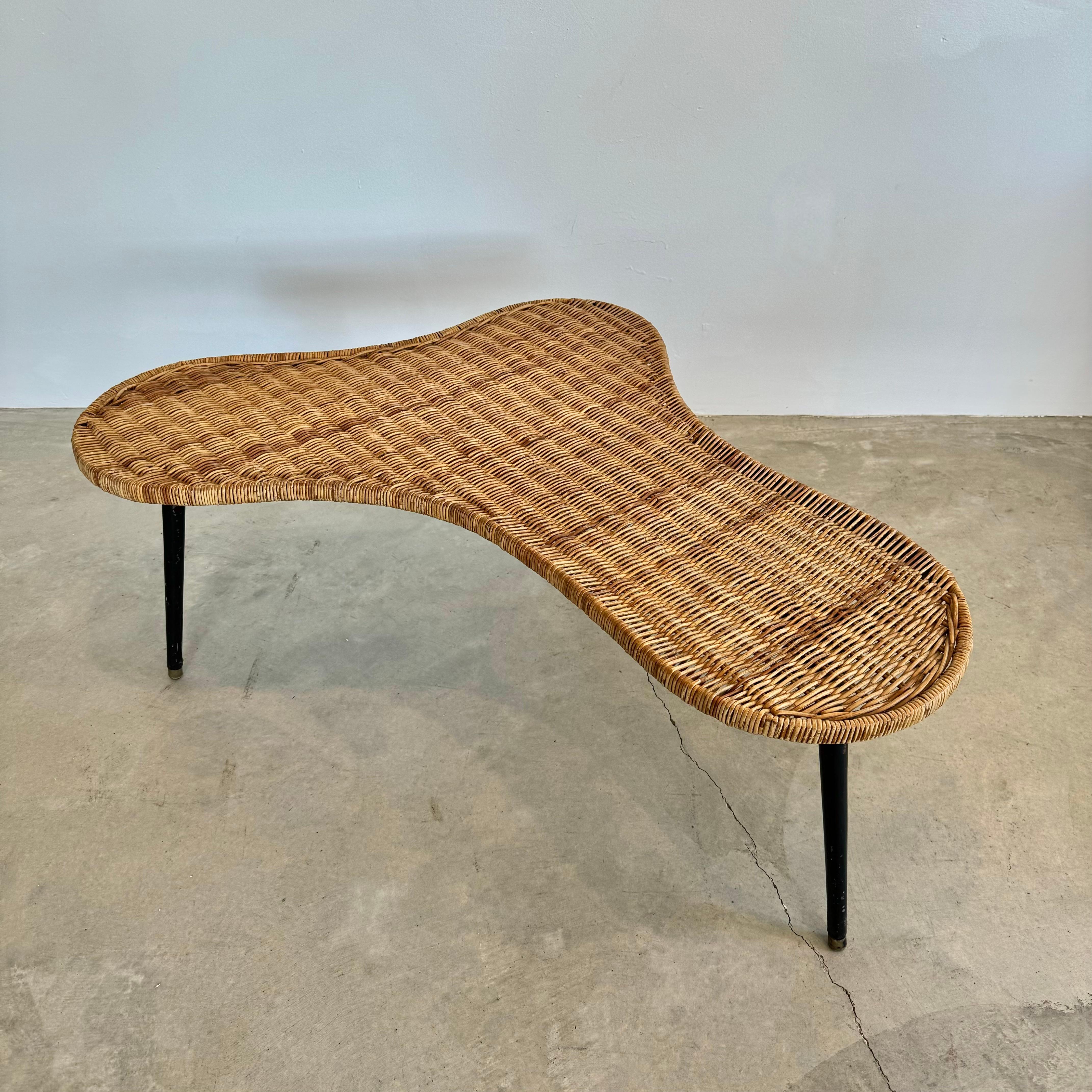 Biomorphic Wicker and Iron Coffee Table, 1950s France For Sale 1