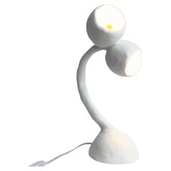 Biomorphic X2 von Studio Chora, Multi-Head-Tischlampe, weißer Kalkstein, auf Lager