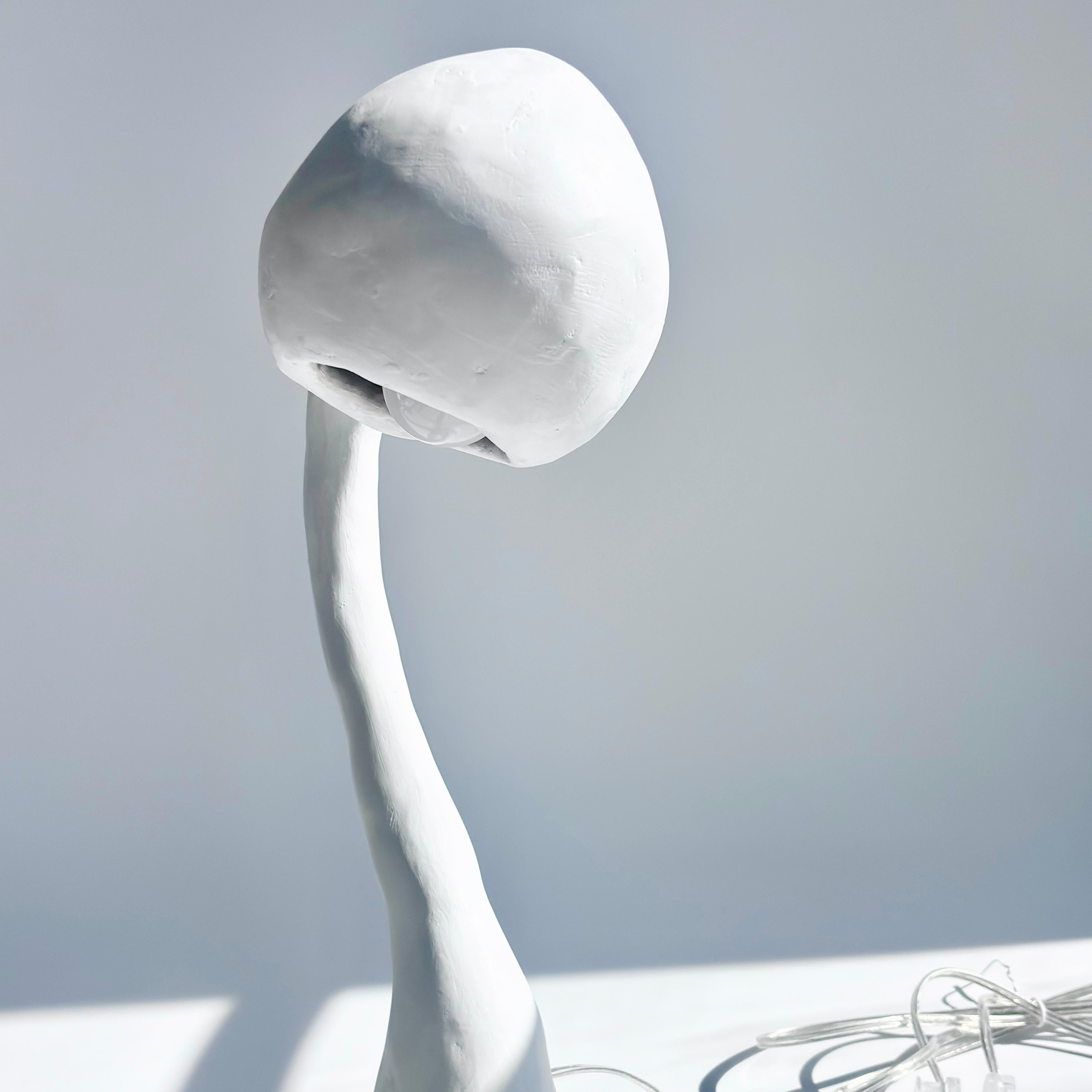 Biomorphic Xl Line di Studio Chora, Lampada da tavolo alta, Pietra calcarea bianca, In magazzino in vendita 3