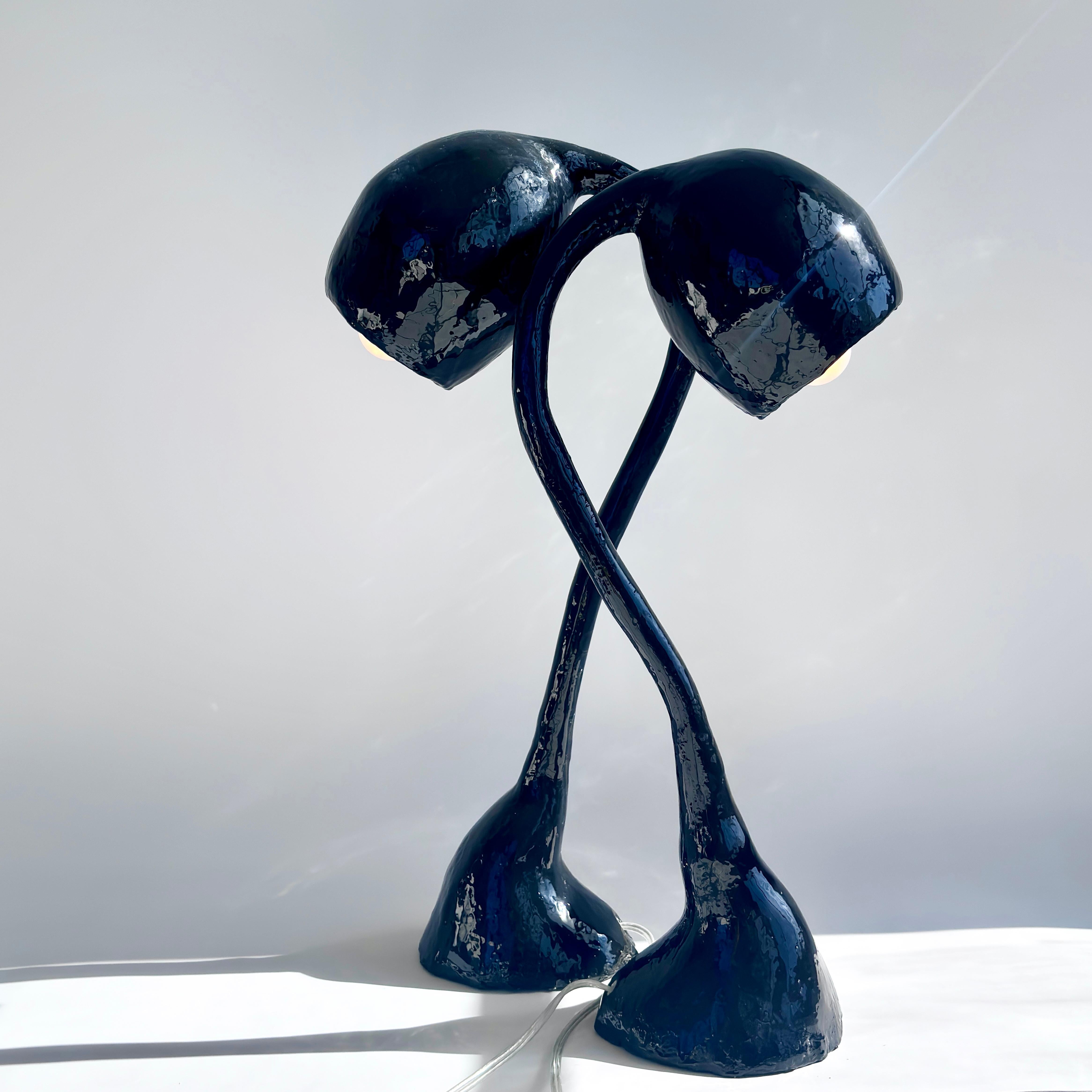 Biomorphic XL, Pareja de lámparas de mesa sobredimensionadas, Resina negra, En stock en venta 1