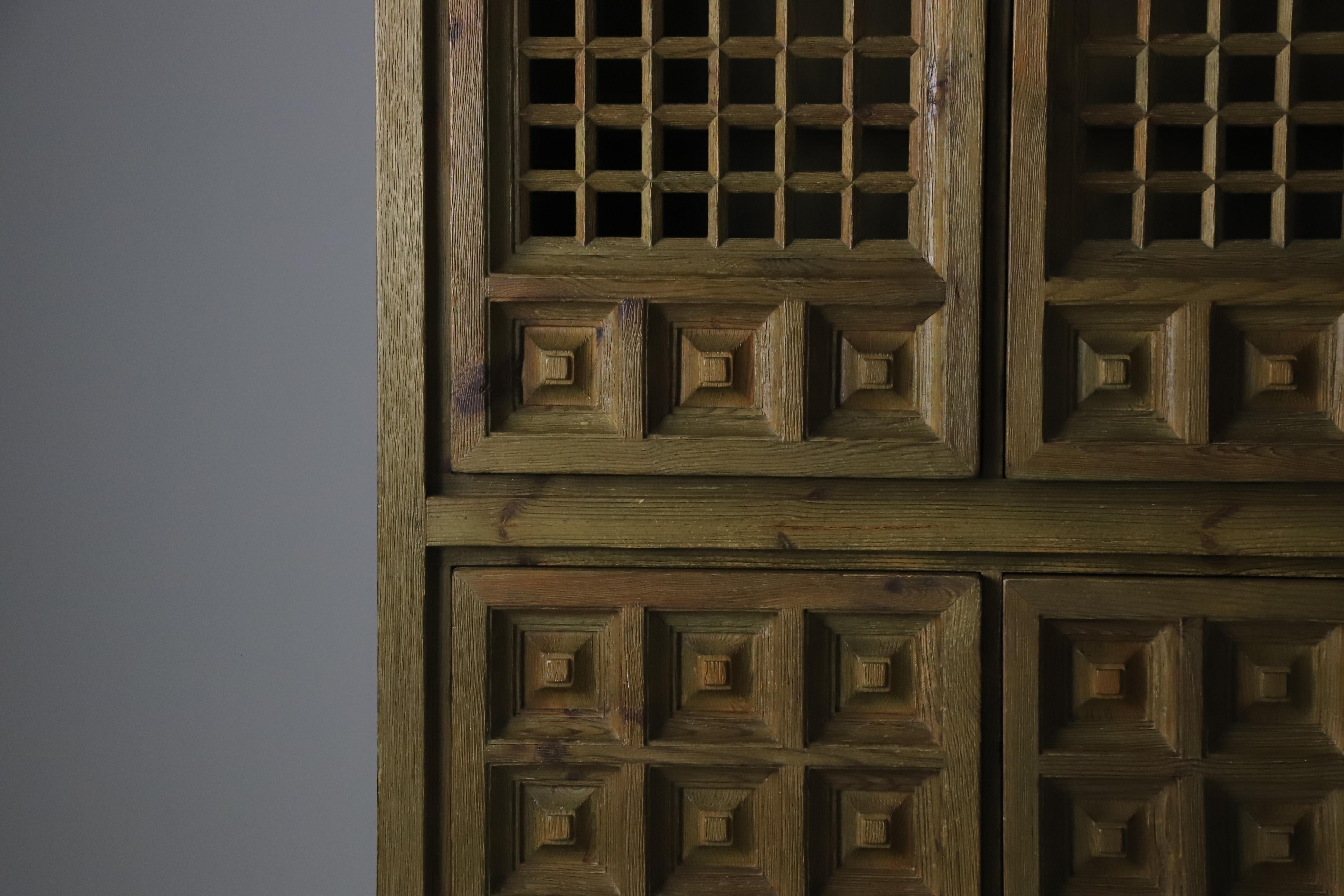 Tablero Alto Brutalista Biosca De Pino Teñido, España Años 60 en venta 2