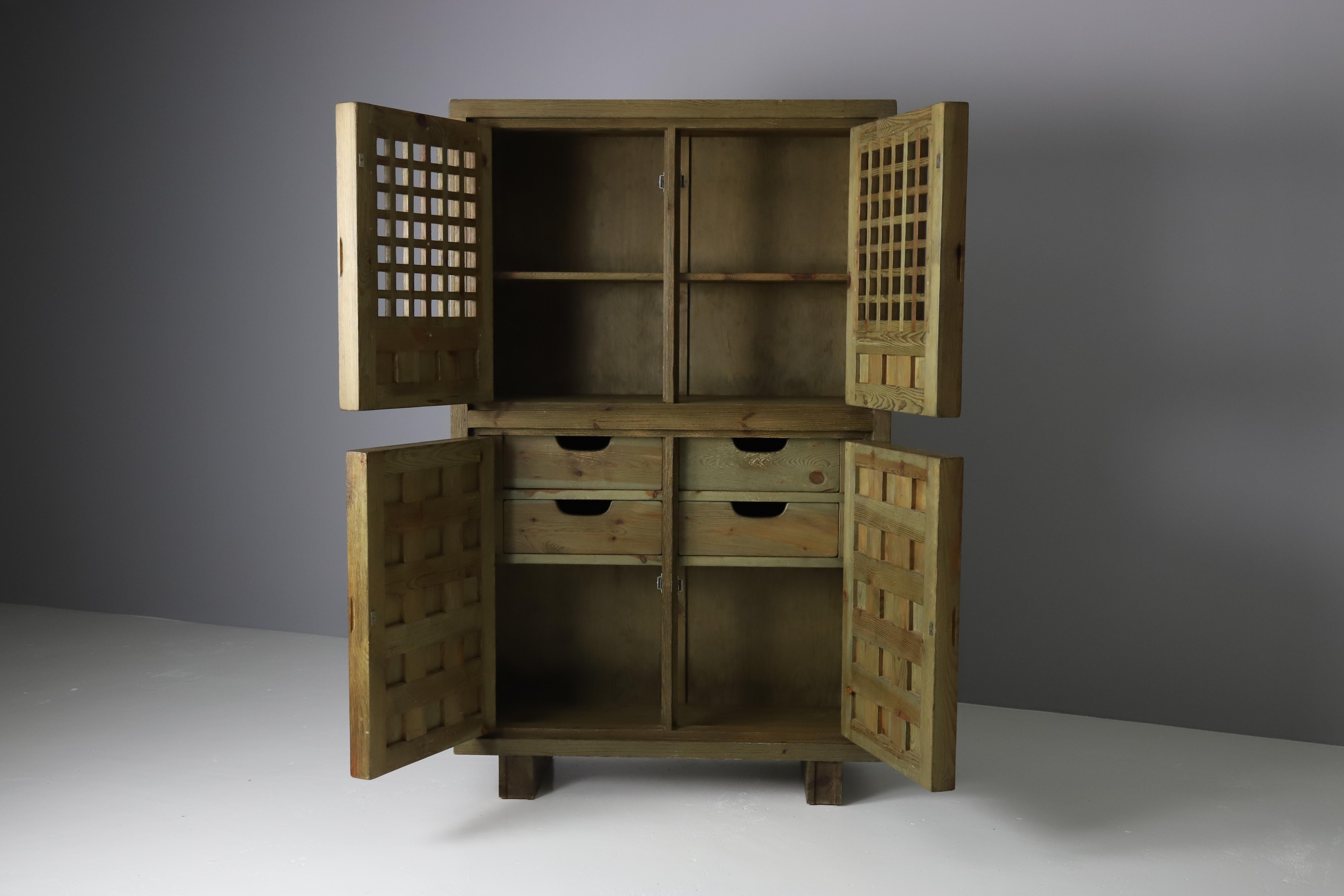 Tablero Alto Brutalista Biosca De Pino Teñido, España Años 60 en venta 4