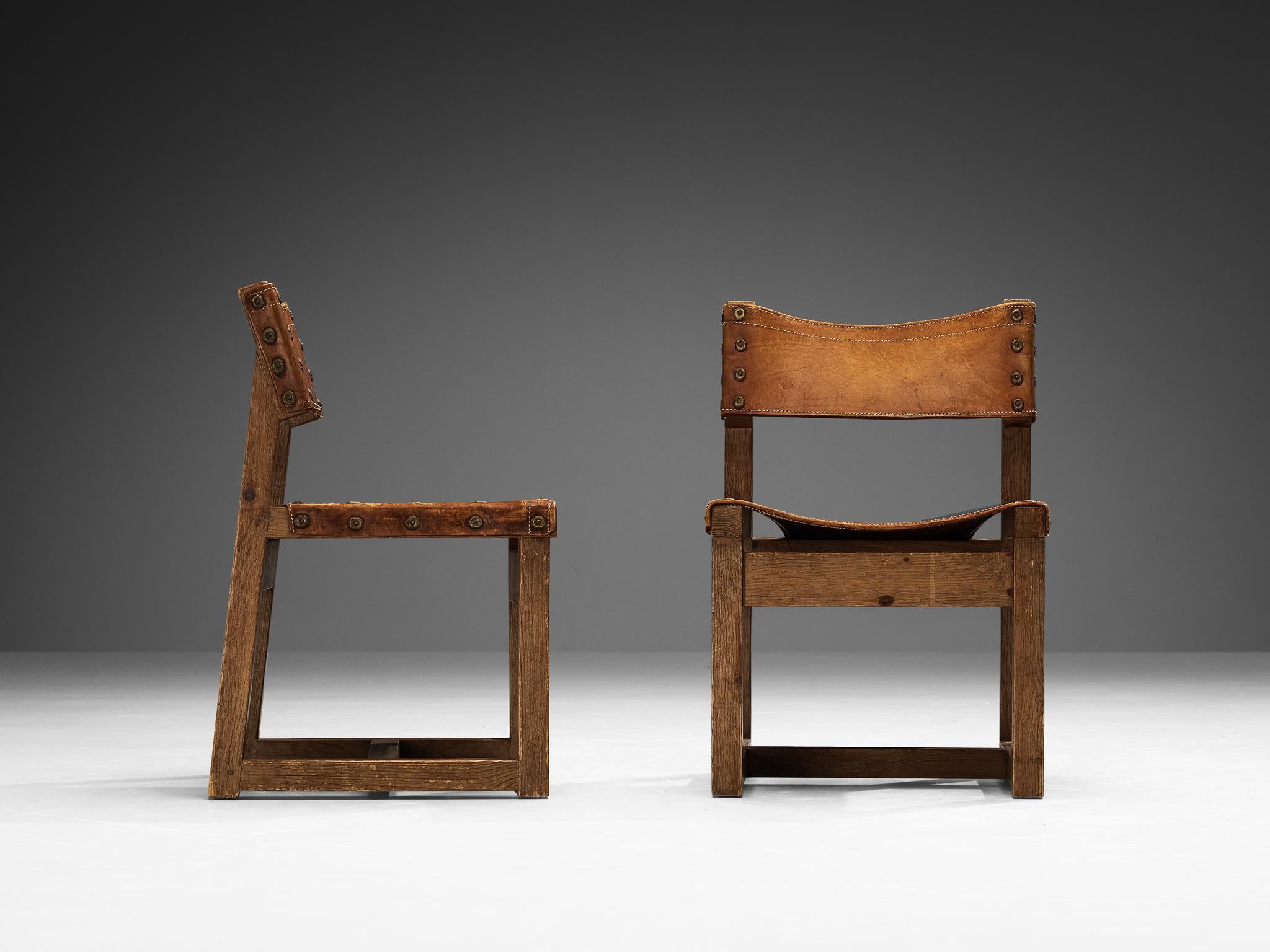 Biosca Brutalist Spanish Dining Chairs in Leather and Oak  For Sale 4