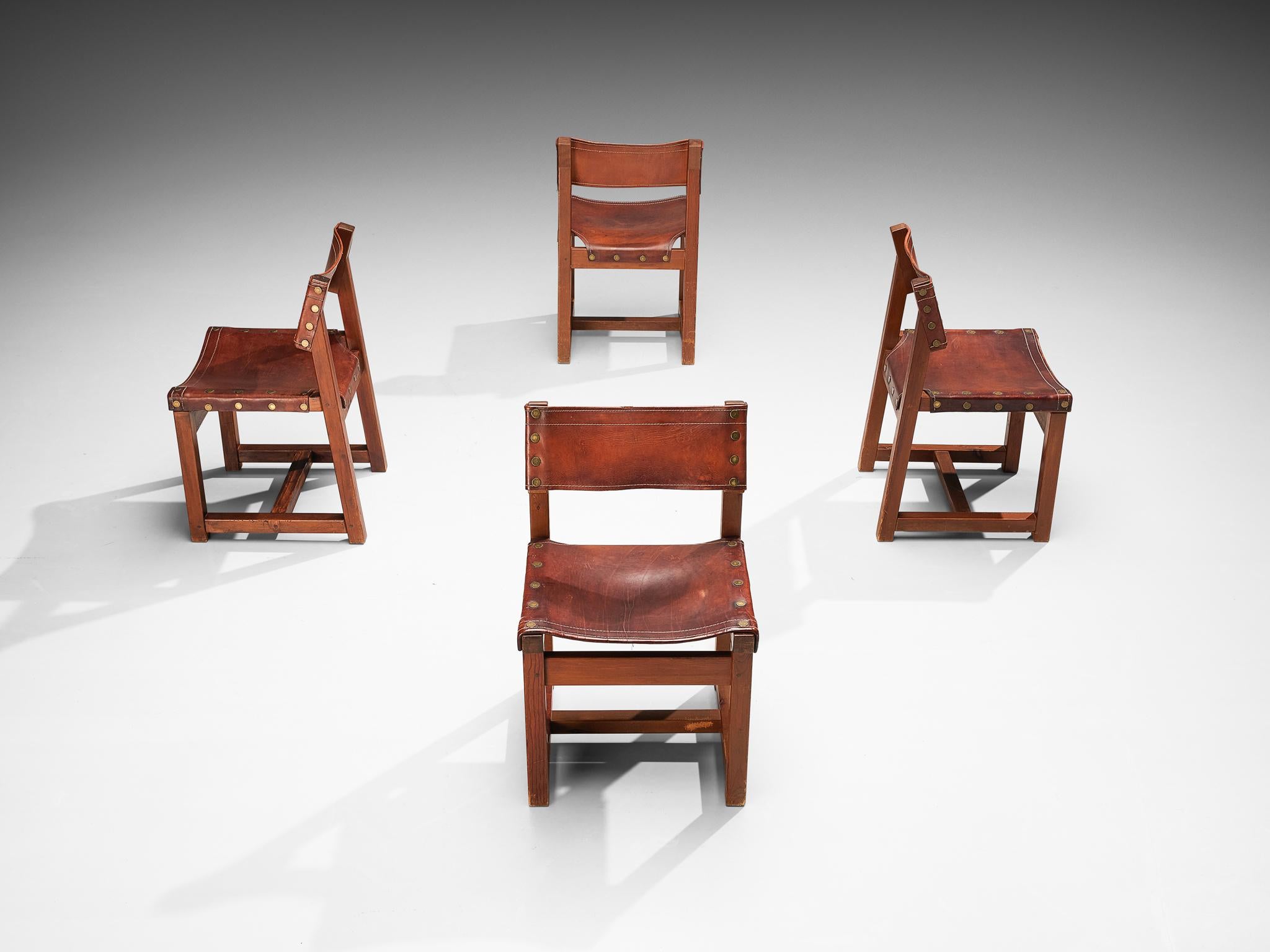 Biosca Brutalist Spanish Set of Four Dining Chairs in Leather and Pine For Sale 5