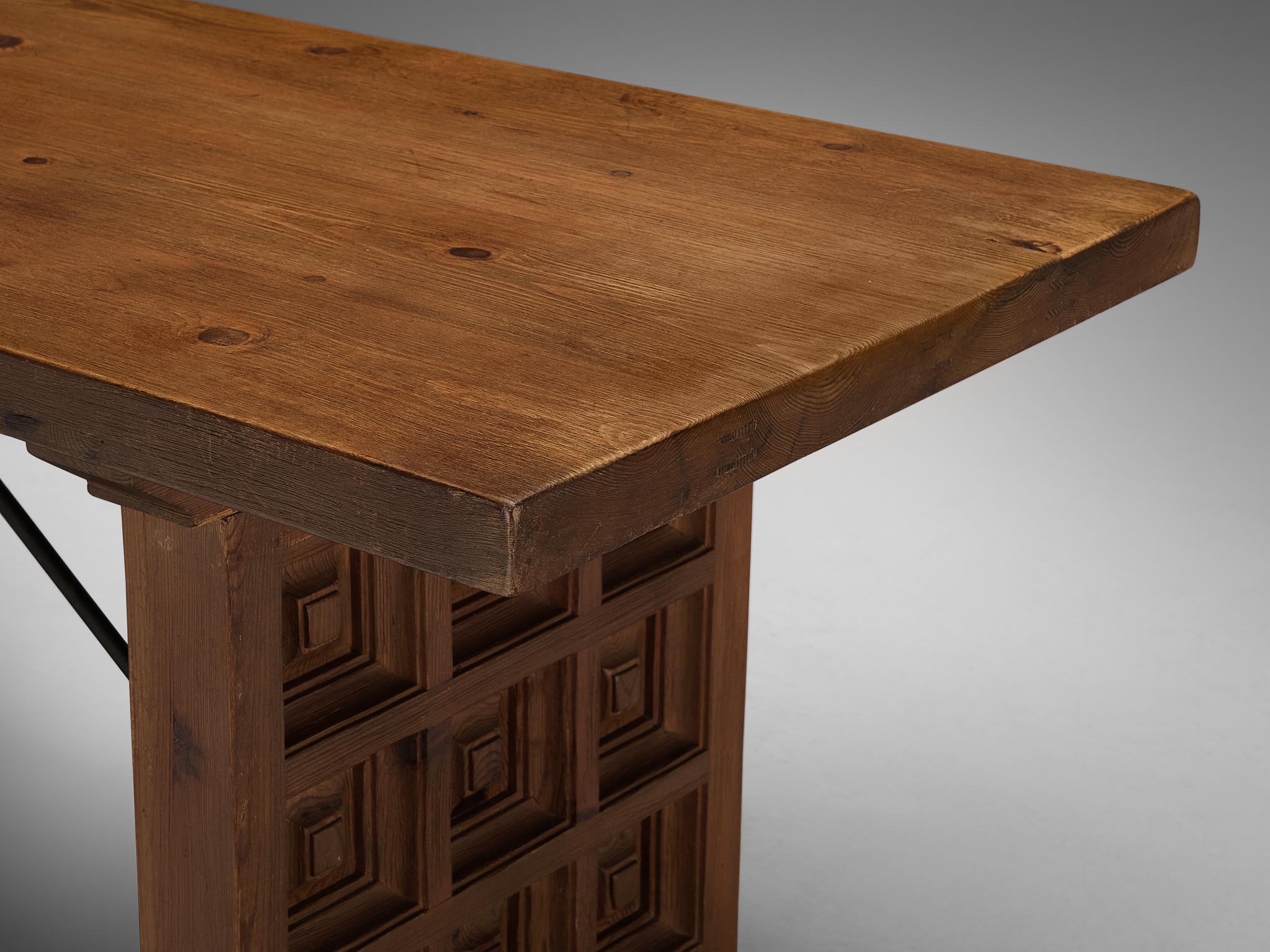 Mid-Century Modern Table de salle à manger Biosca en pin teinté en vente