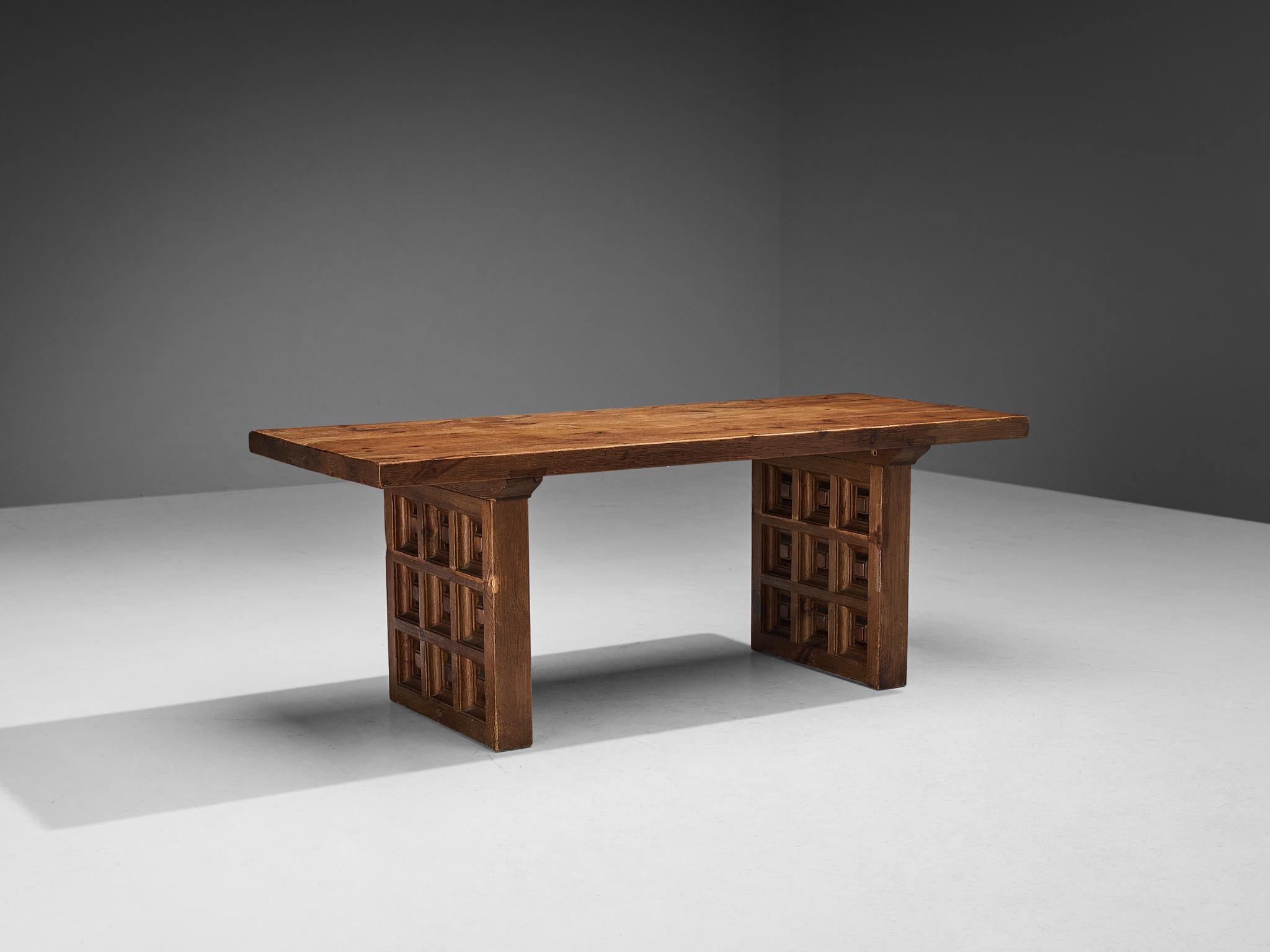 Mid-20th Century Biosca Dining Table in Stained Pine