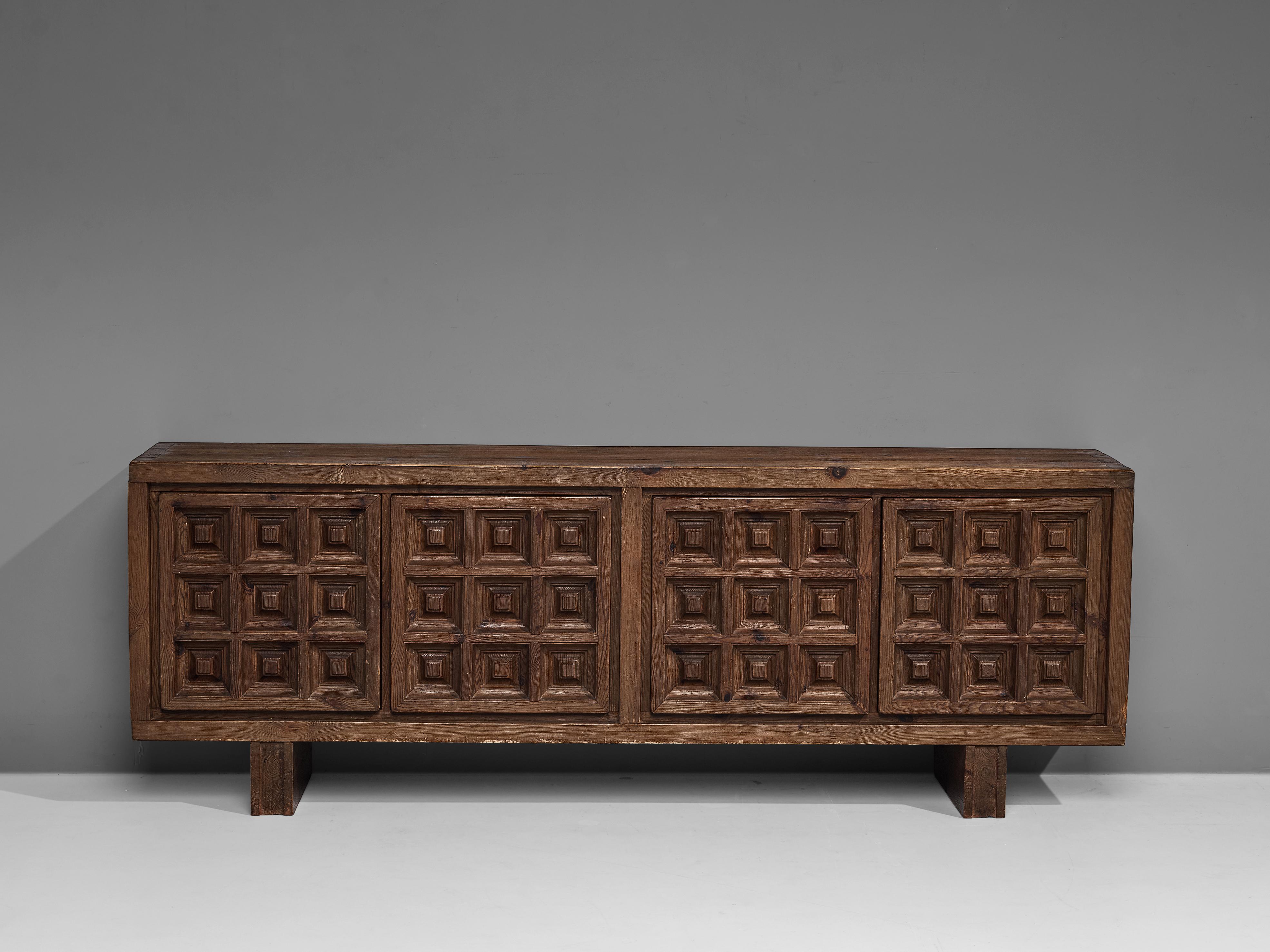 Biosca Spanish Sideboard in Stained Pine  In Good Condition In Waalwijk, NL