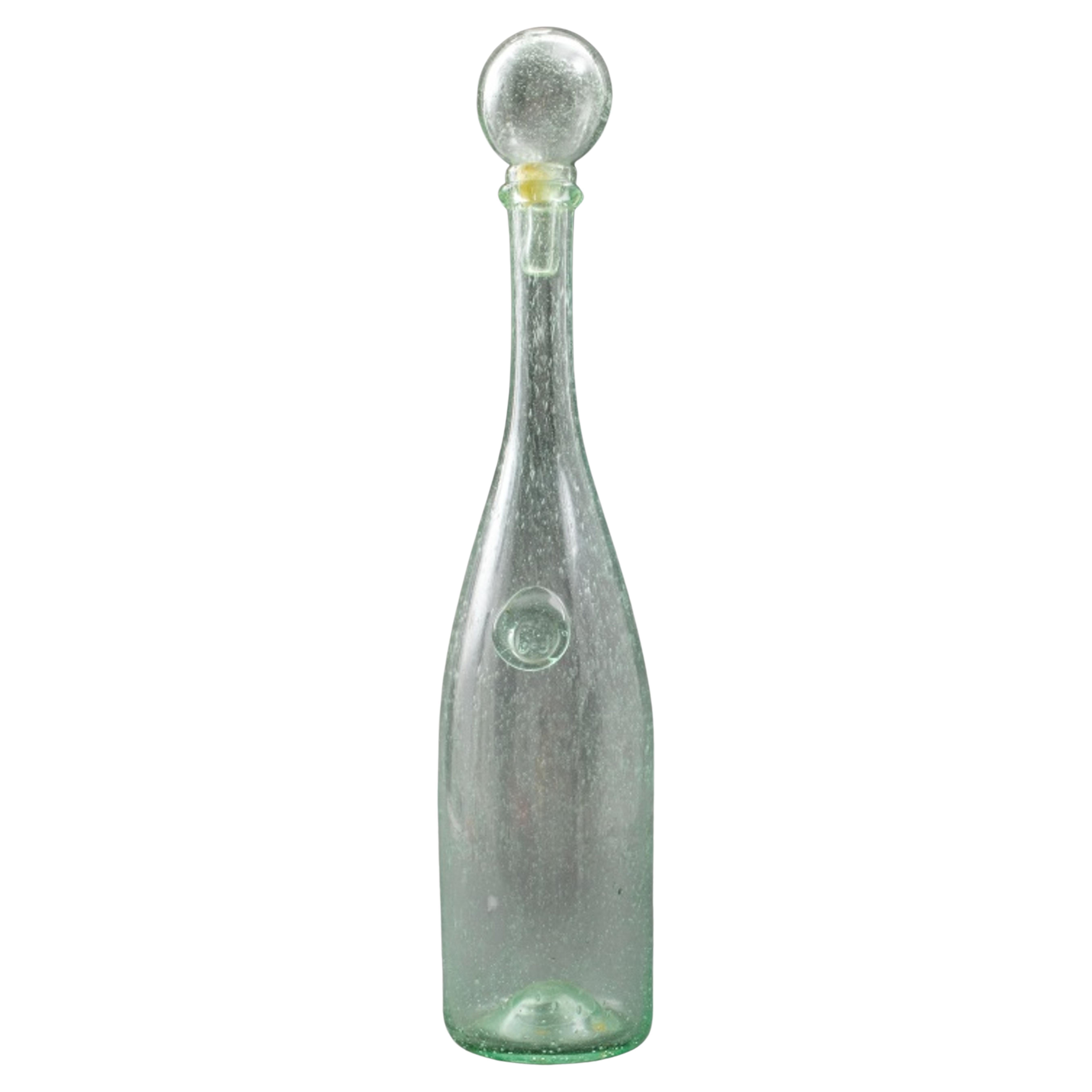 Carafe à décanter en verre bullé français Biot en vente