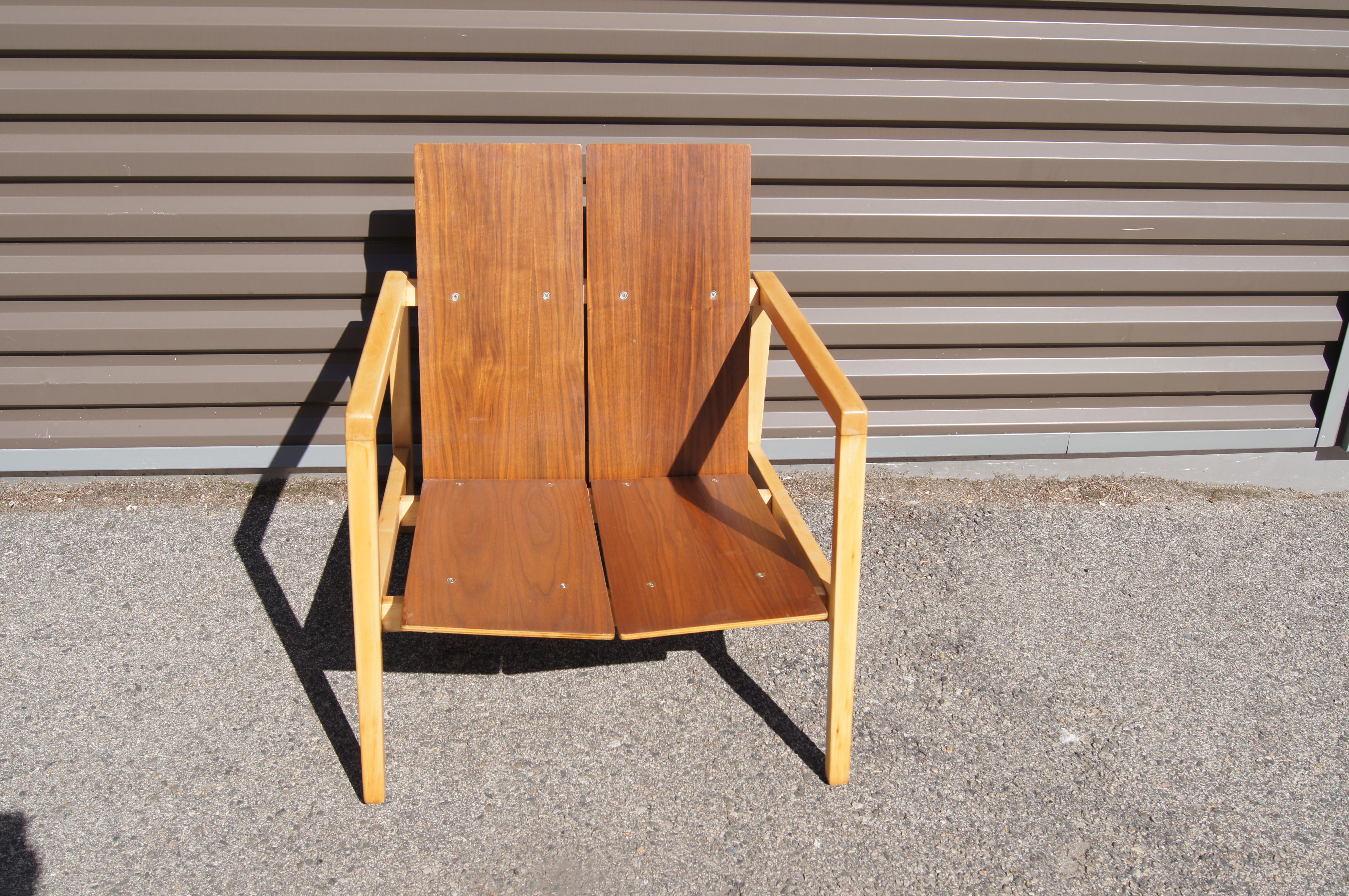 Mid-20th Century Maple and Walnut Lounge Chair, Model 645, by Lewis Butler for Knoll Associates For Sale