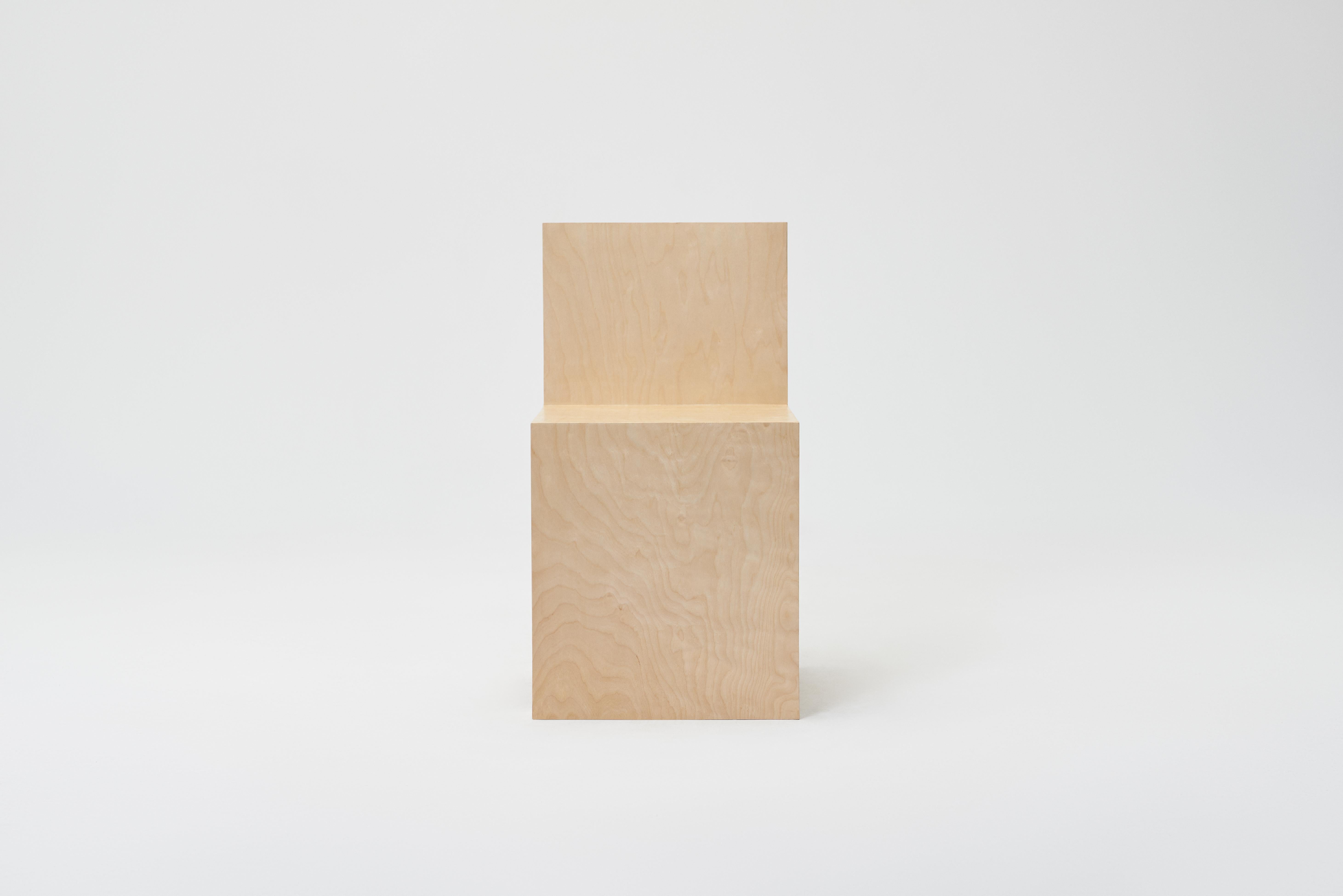 Chaise en bouleau de Petra Madalena
Dimensions : L 40 x D 50 x H 75 cm
MATERIAL : placage de bouleau.
Poids : 30 kg (± 5 kg pour l'emballage)

Découvrez la quintessence de l'artisanat méticuleux avec cette chaise exquise, fabriquée avec soin en