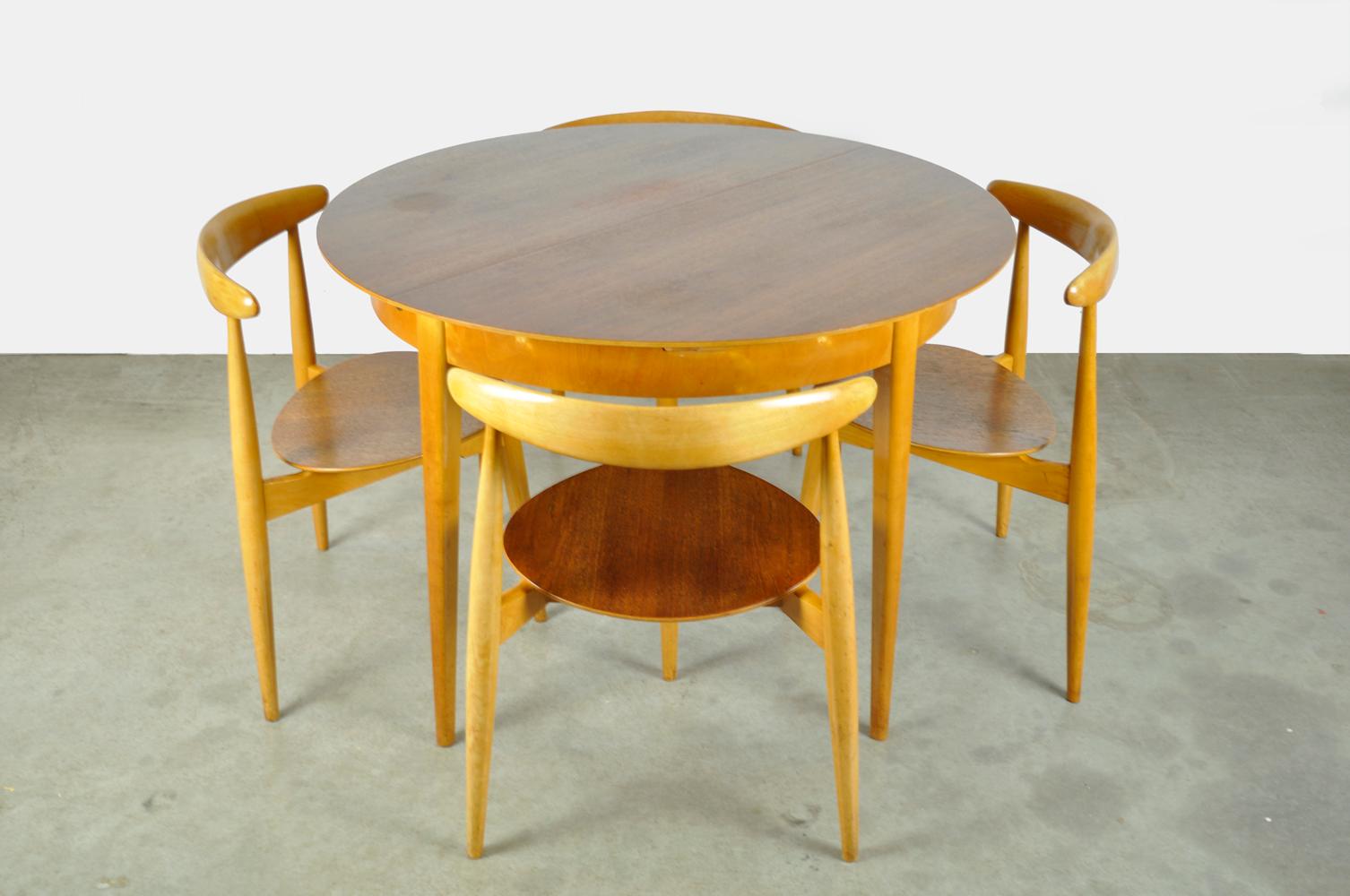 Birch extendable 4-6 persons dining table, TB35 by Cees Braakman, Pastoe, 1950s 11