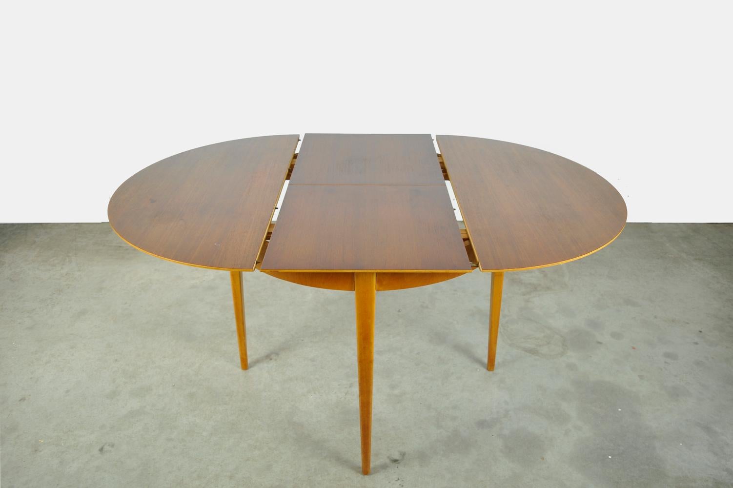 Birch extendable 4-6 persons dining table, TB35 by Cees Braakman, Pastoe, 1950s In Good Condition In Deventer, NL