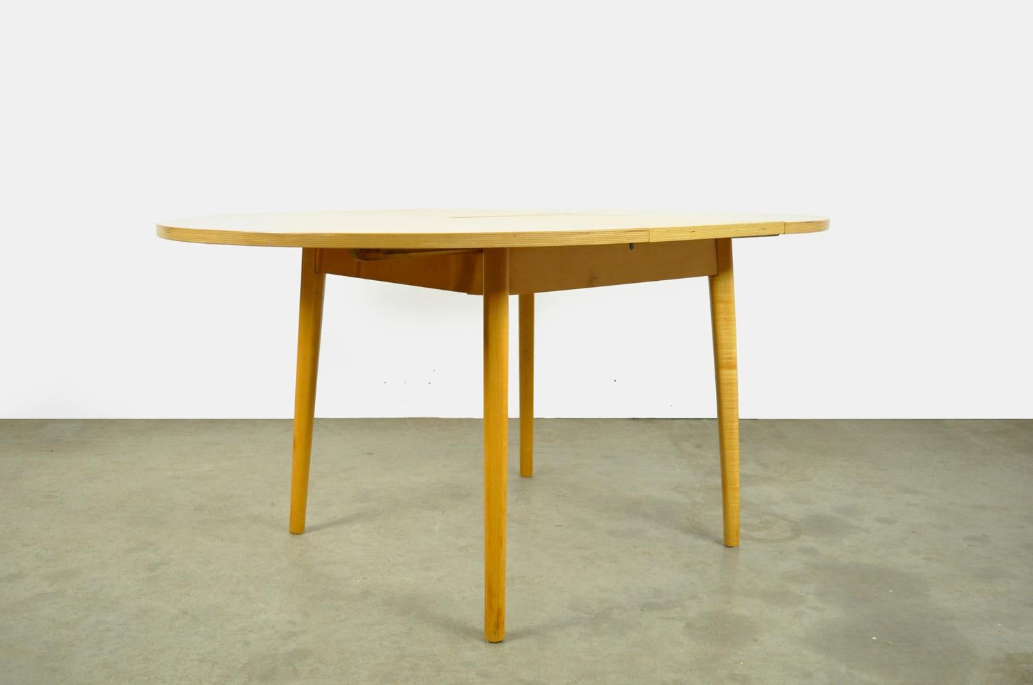 Mid-20th Century Birch extendable wooden dining table 4-6 people in Pastoe style, 1960s For Sale