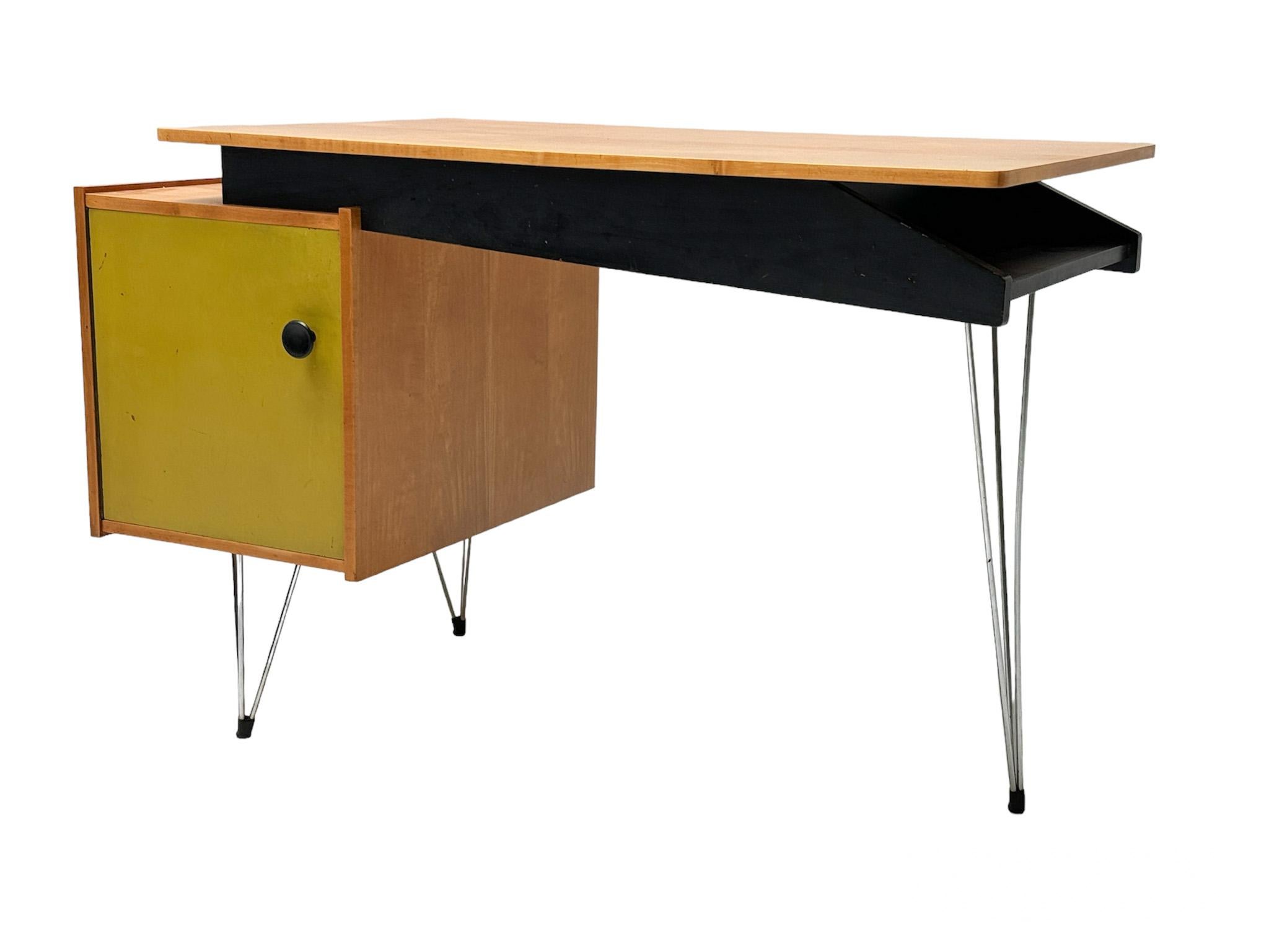 Bureau ou table à écrire en bouleau, moderne du milieu du siècle dernier, par Cees Braakman Pastoe Bon état à Amsterdam, NL